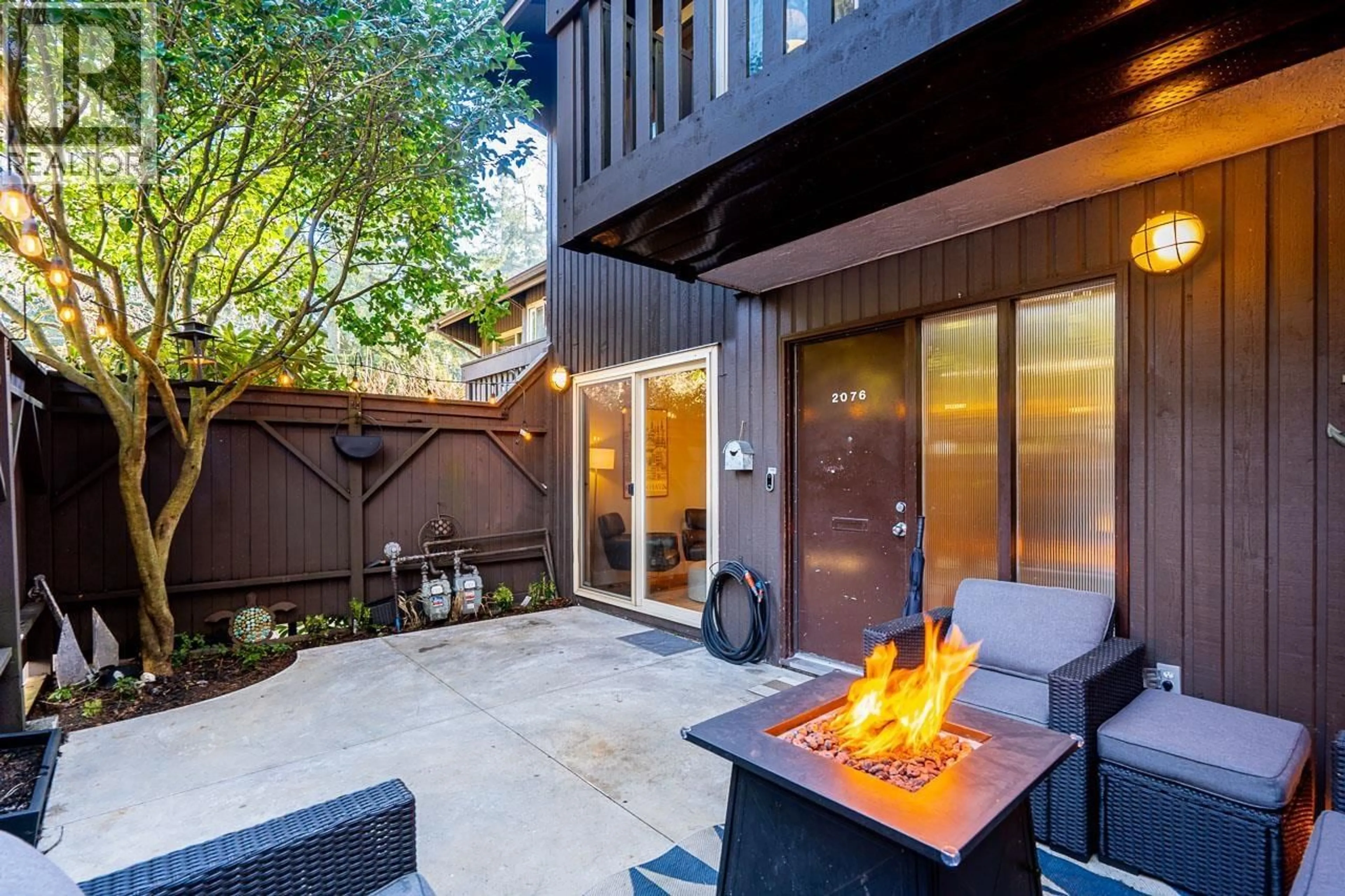 Patio, street for 2076 PURCELL WAY, North Vancouver British Columbia V7J3K3