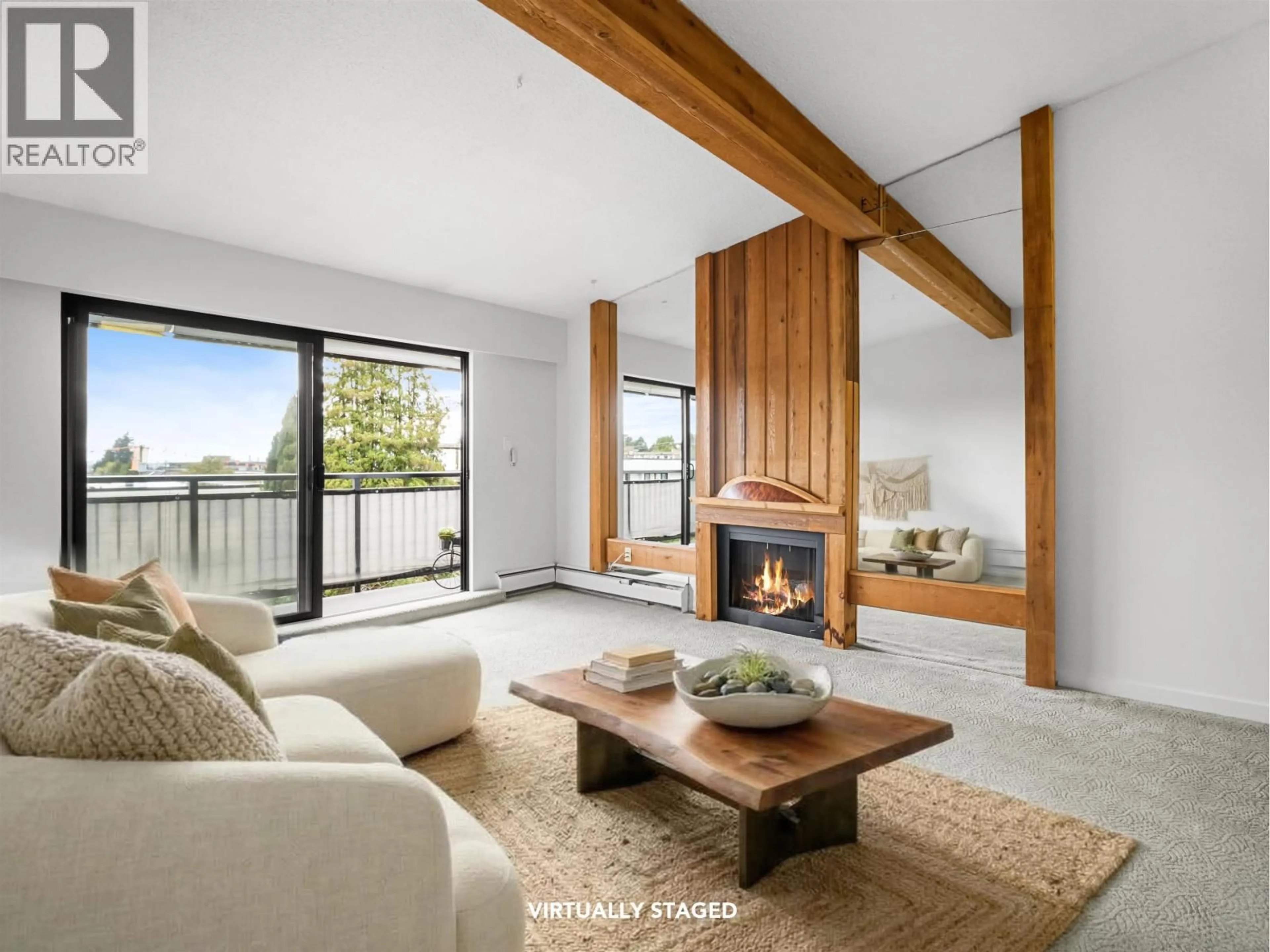 Living room with furniture, unknown for 301 - 134 20TH STREET, North Vancouver British Columbia V7M1Y4