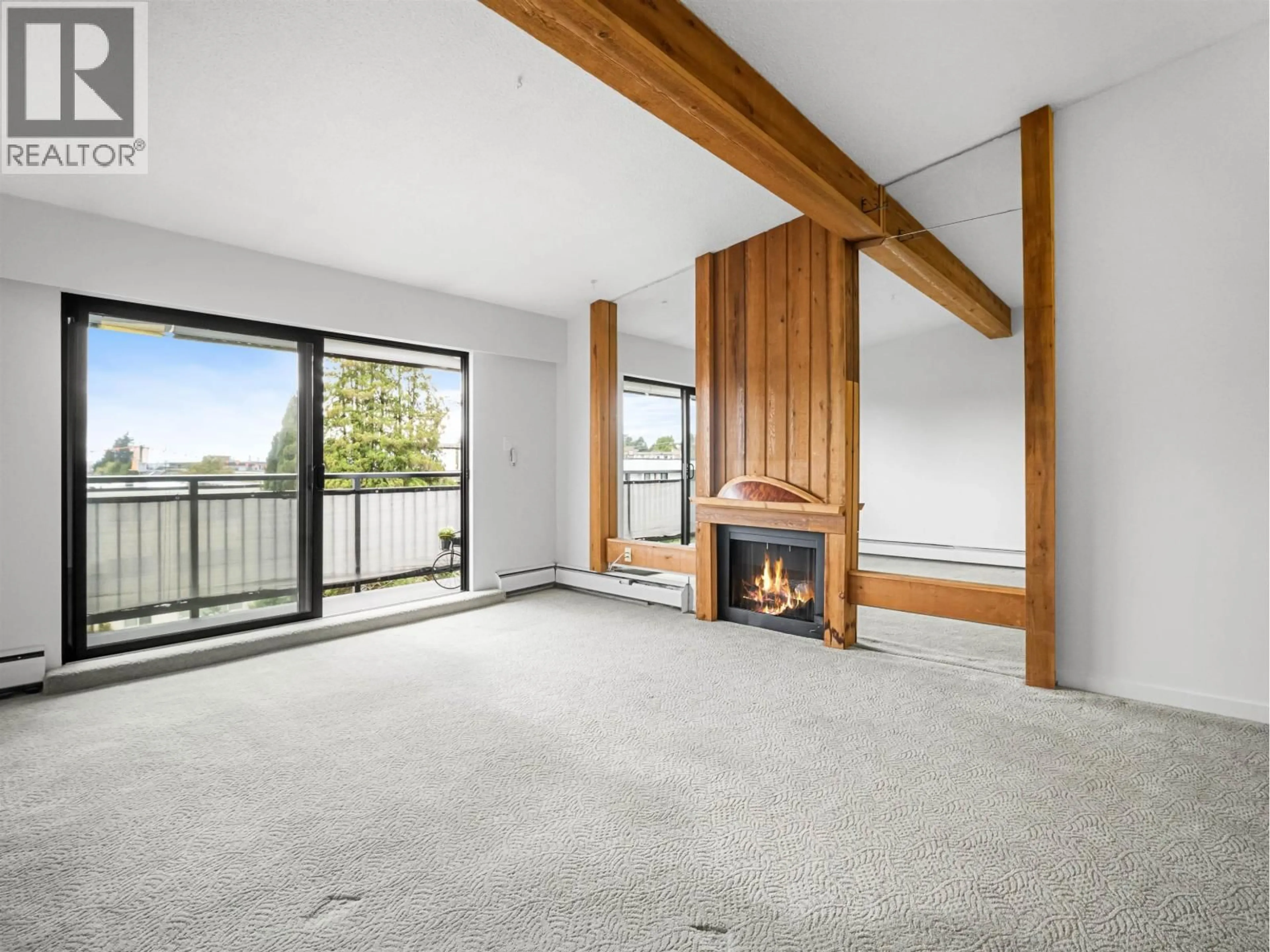 A pic of a room for 301 - 134 20TH STREET, North Vancouver British Columbia V7M1Y4