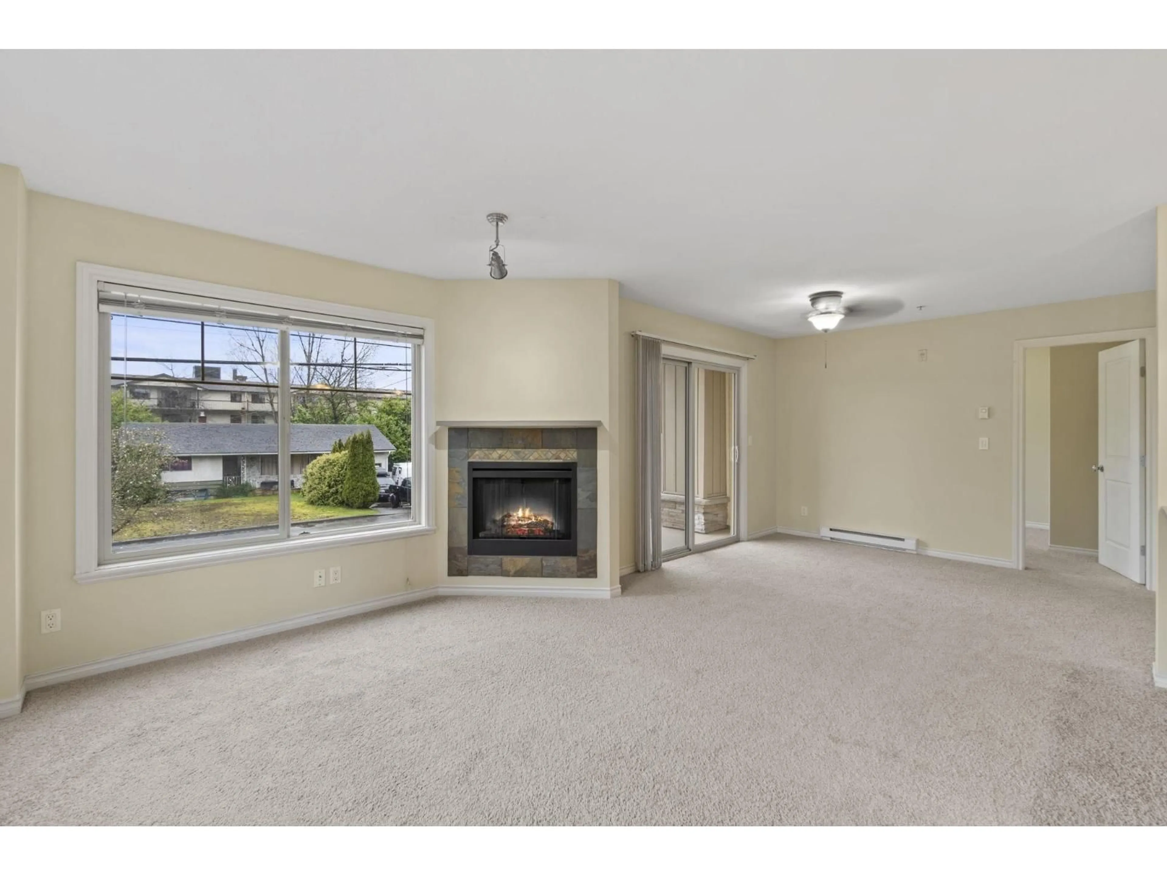 Unknown for 202 - 32063 MT WADDINGTON AVENUE, Abbotsford British Columbia V2T2E7