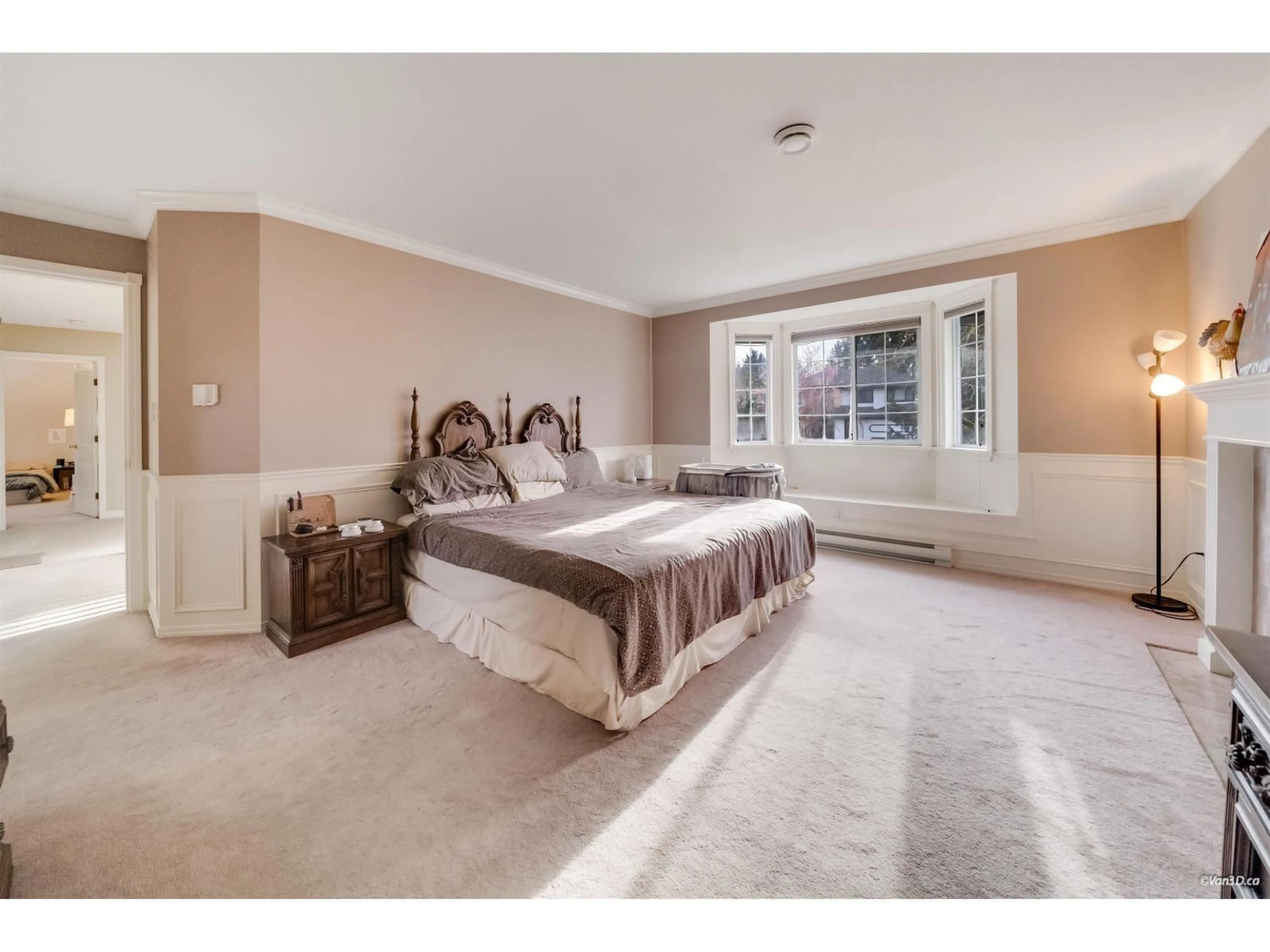 Bedroom with bed, unknown for 8569 141A STREET, Surrey British Columbia V3W0S3