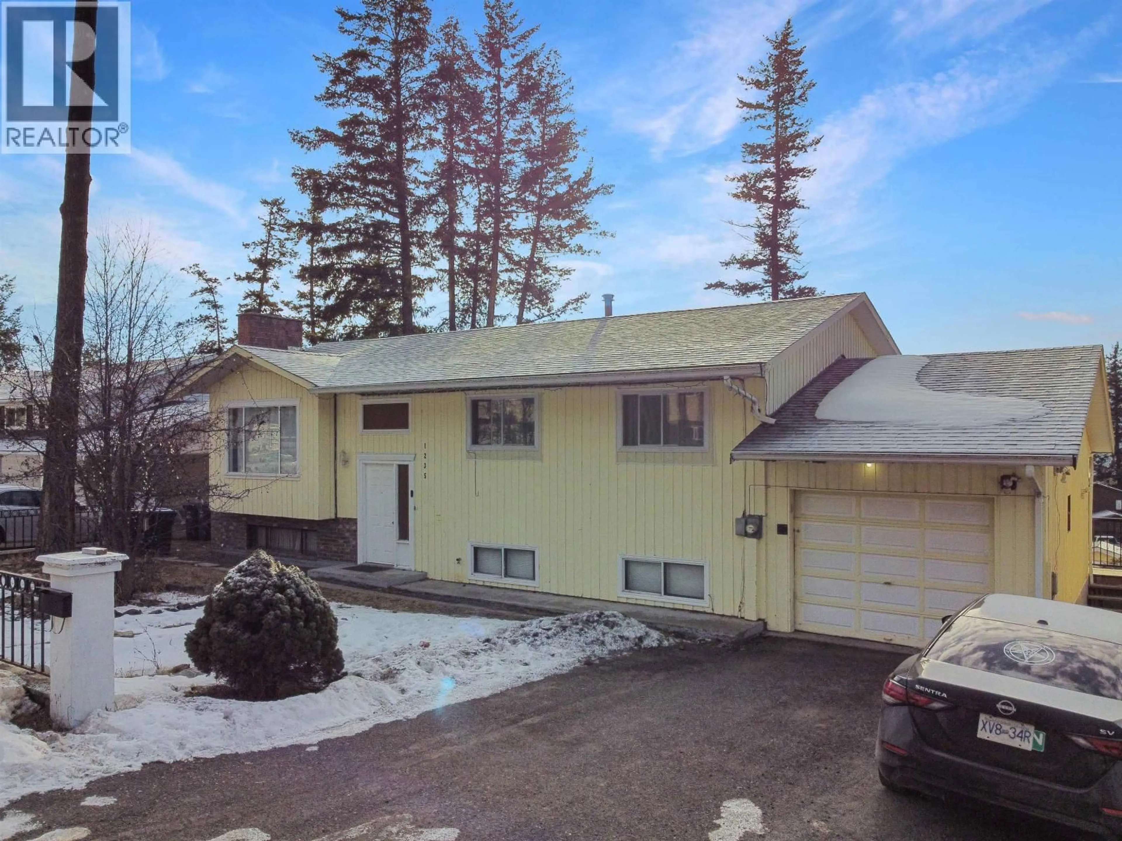 A pic from outside/outdoor area/front of a property/back of a property/a pic from drone, street for 1235 MOON AVENUE, Williams Lake British Columbia V2G4C1