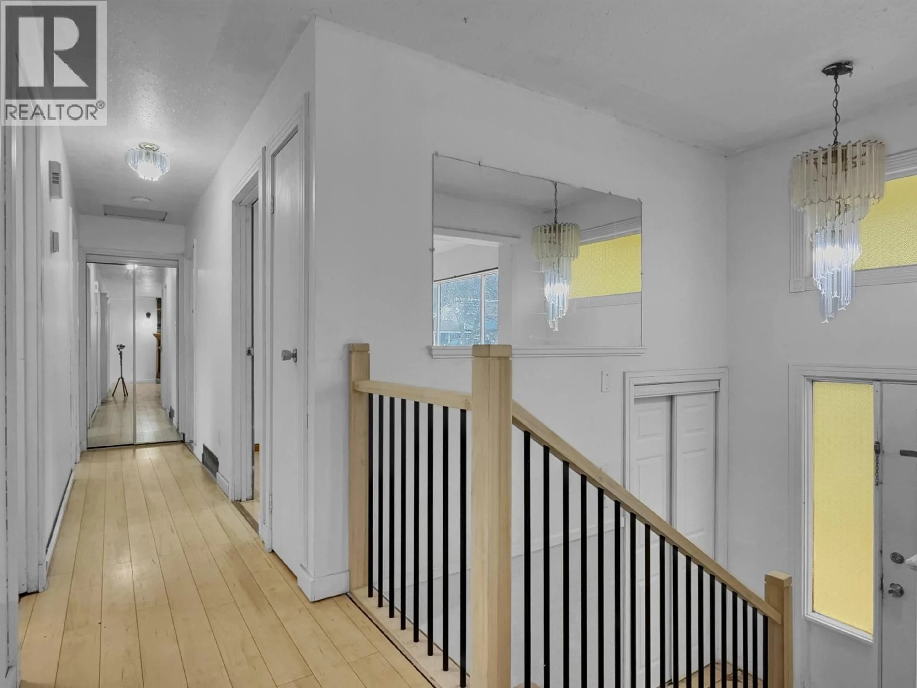 Indoor foyer for 1235 MOON AVENUE, Williams Lake British Columbia V2G4C1