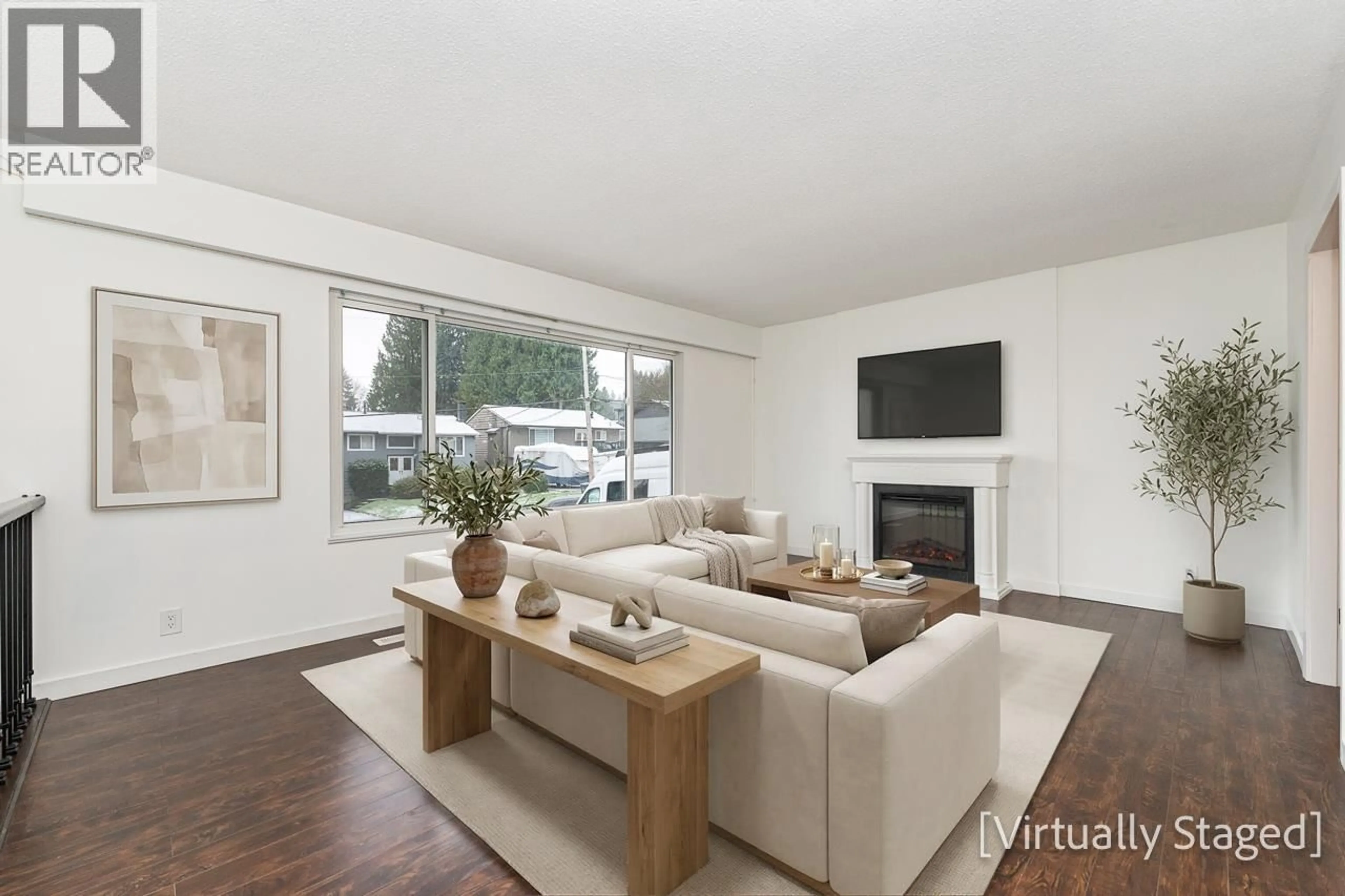 Living room with furniture, unknown for 1819 CHALMERS AVENUE, Port Coquitlam British Columbia V3B2T3