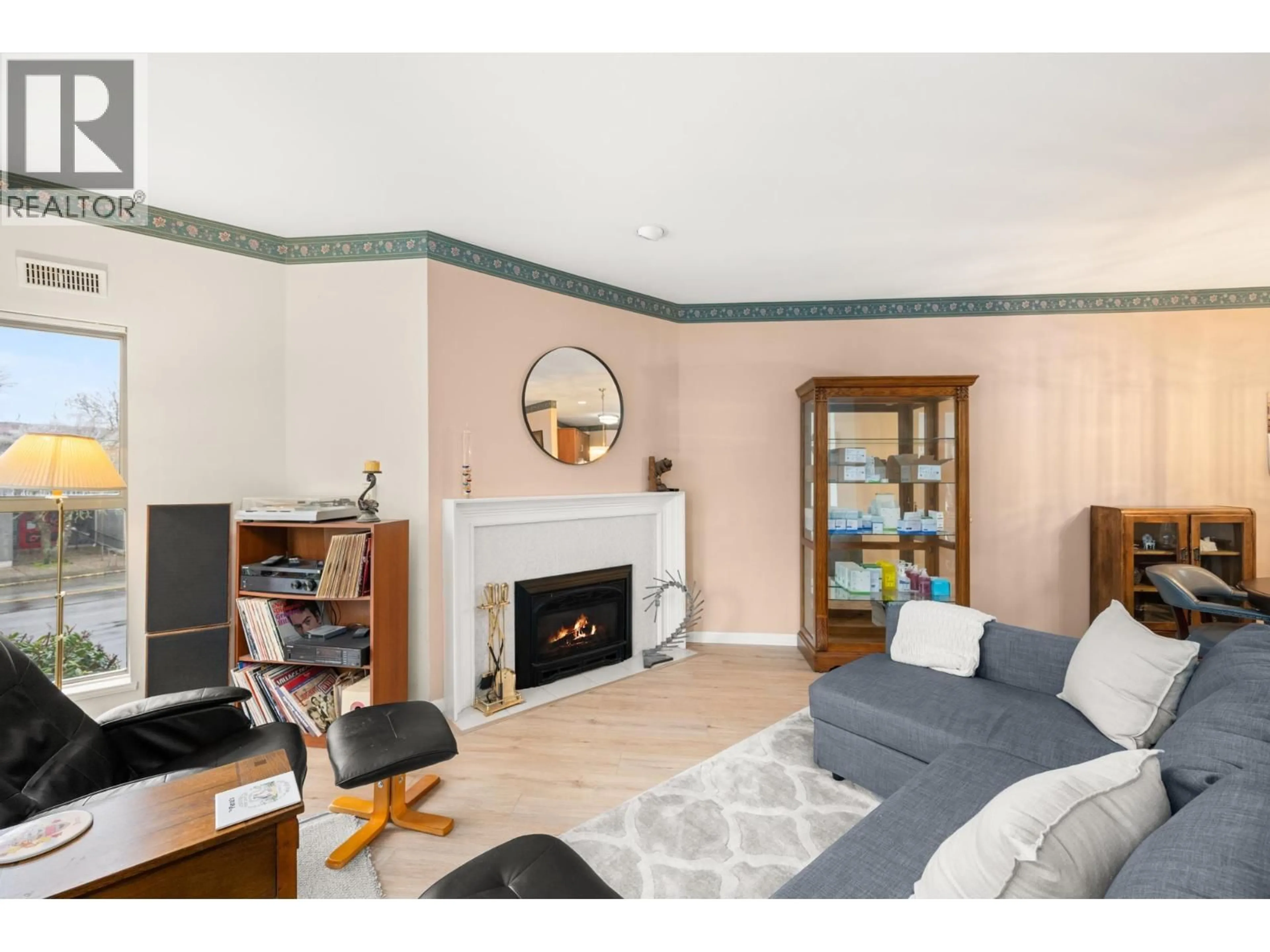 Living room with furniture, unknown for 108 - 4753 WEST RIVER ROAD, Delta British Columbia V4K1R9