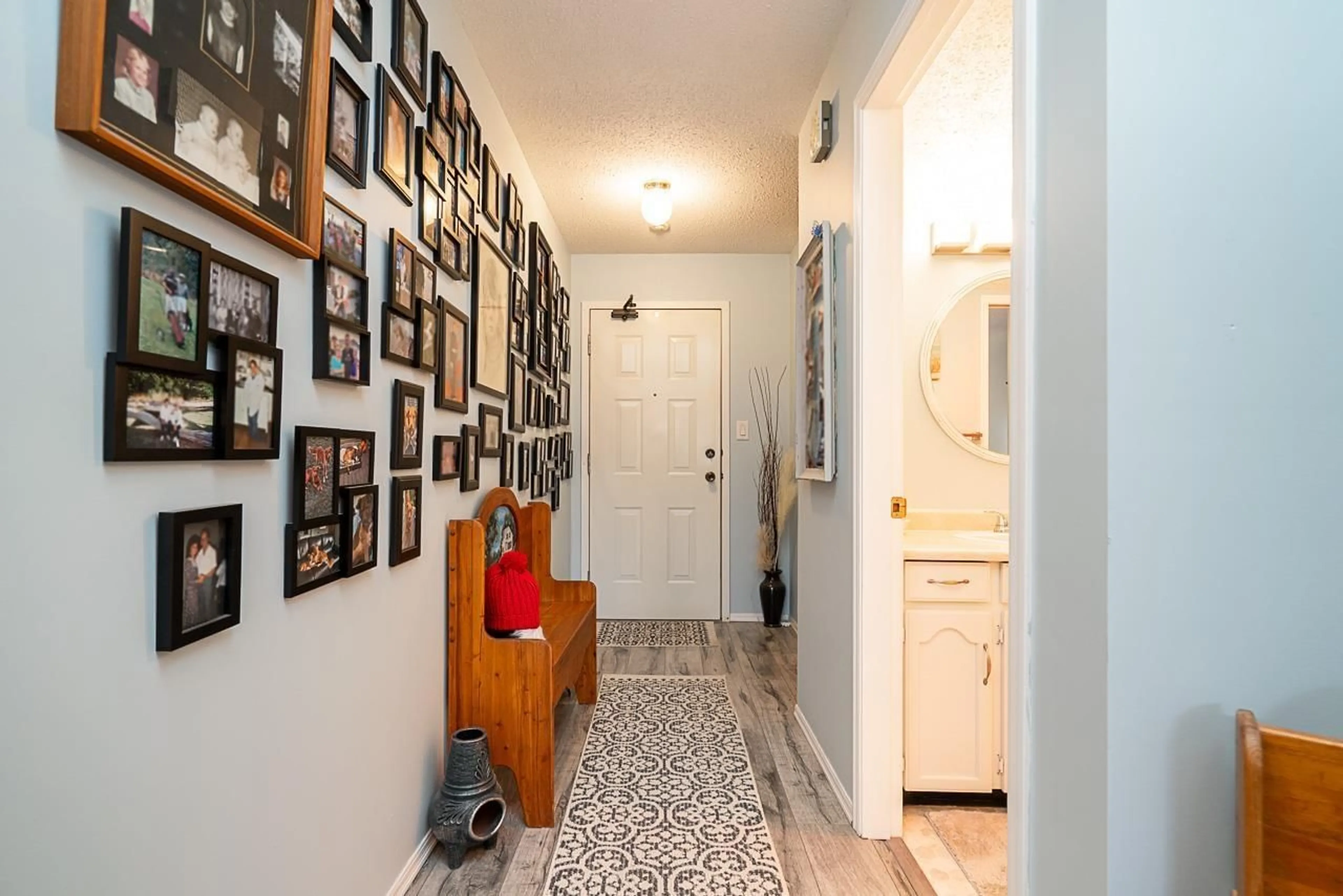 Indoor entryway for 216 - 31850 UNION AVENUE, Abbotsford British Columbia V2T4V2