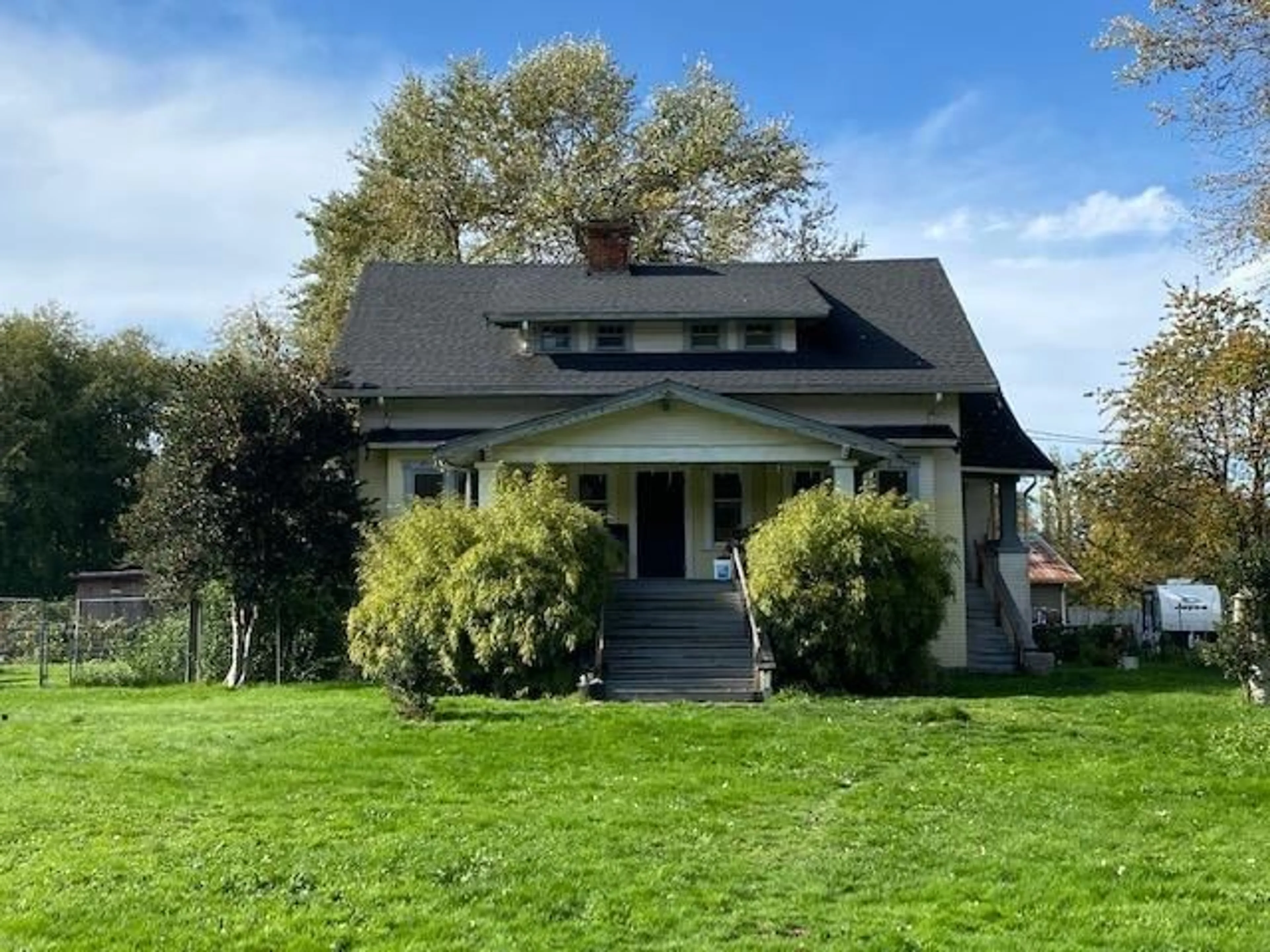 A pic from outside/outdoor area/front of a property/back of a property/a pic from drone, street for 2987 184 STREET, Surrey British Columbia V3Z9V2
