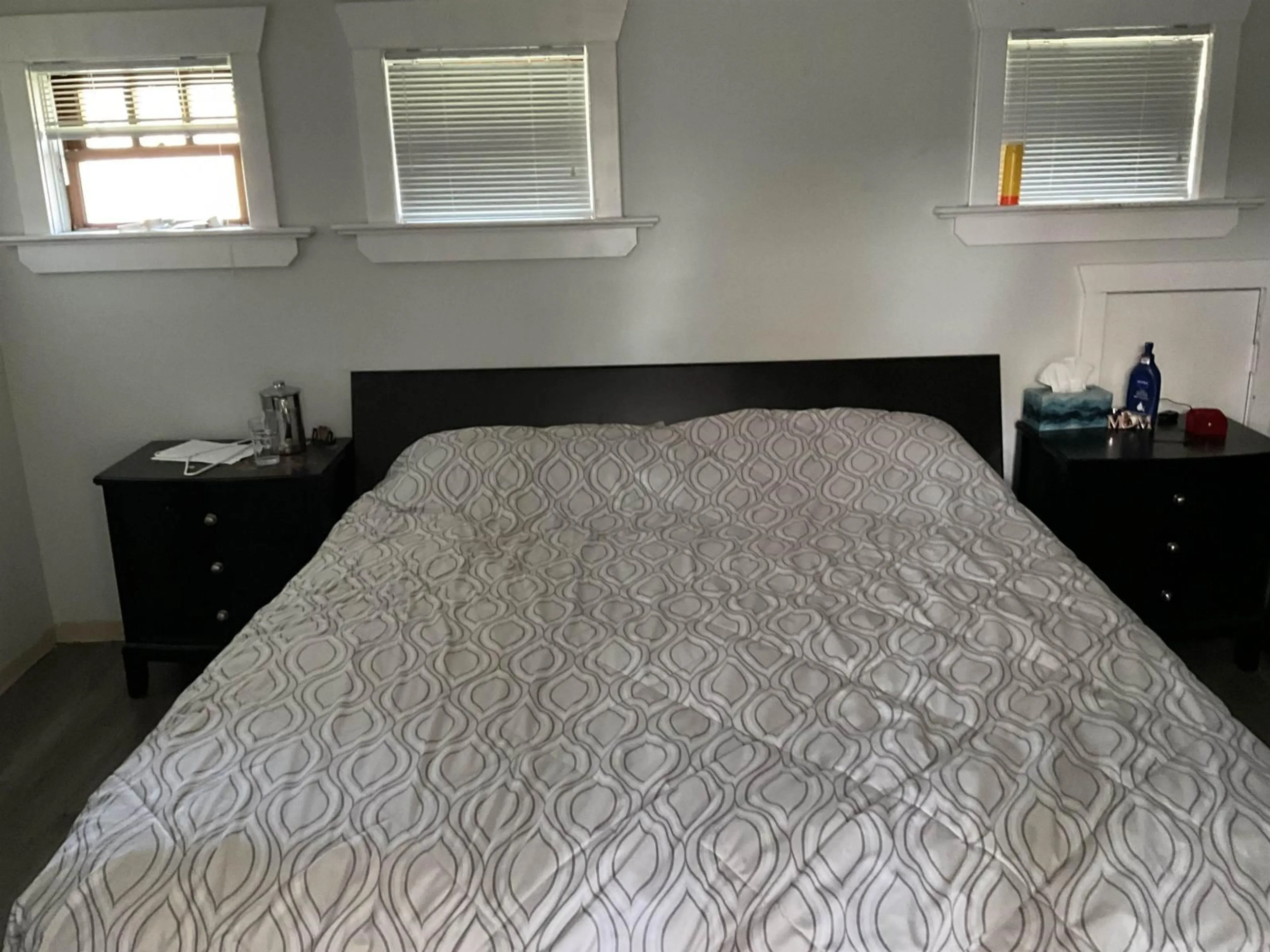 Bedroom with bed, unknown for 2987 184 STREET, Surrey British Columbia V3Z9V2