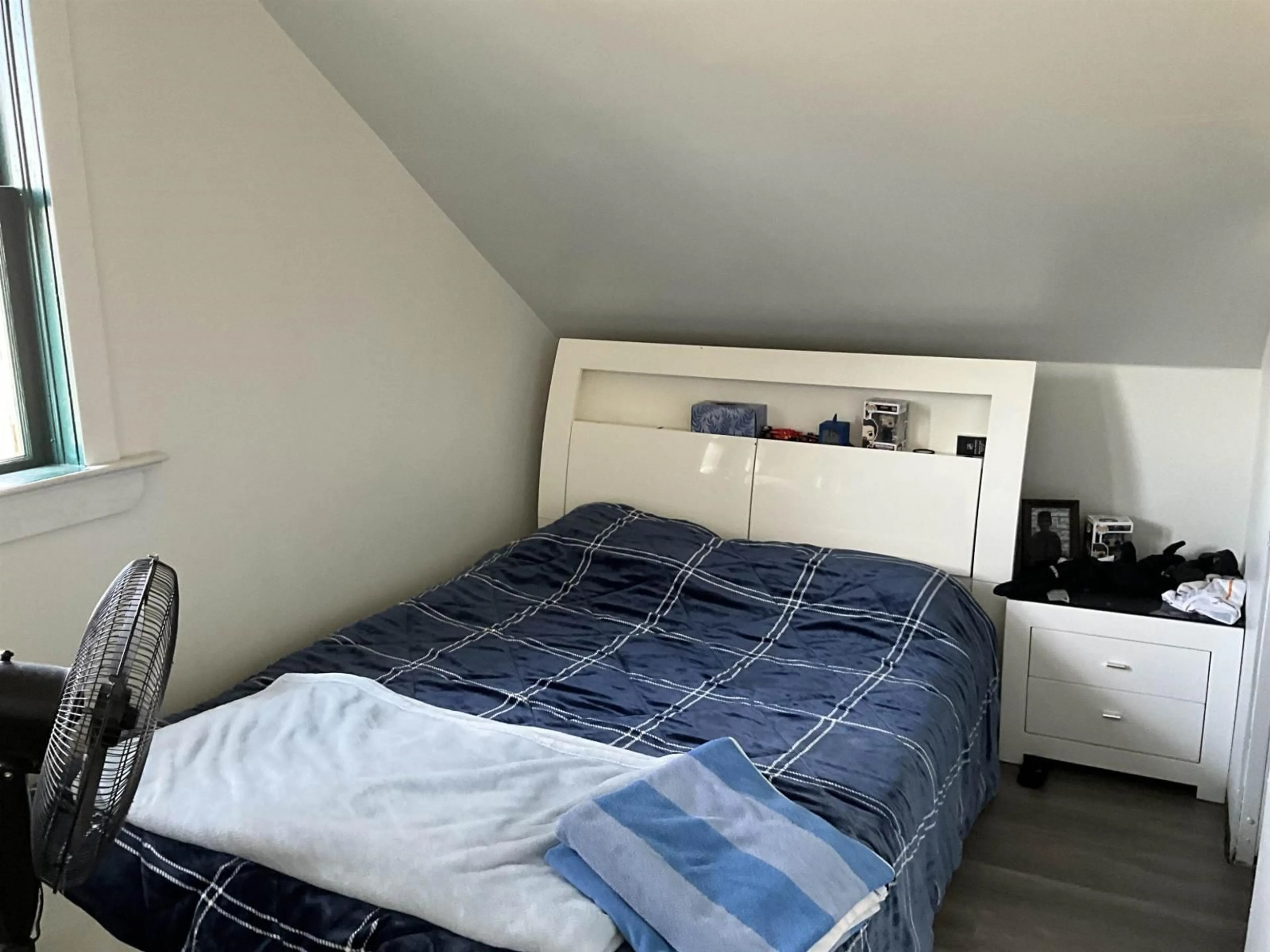A pic of a room for 2987 184 STREET, Surrey British Columbia V3Z9V2