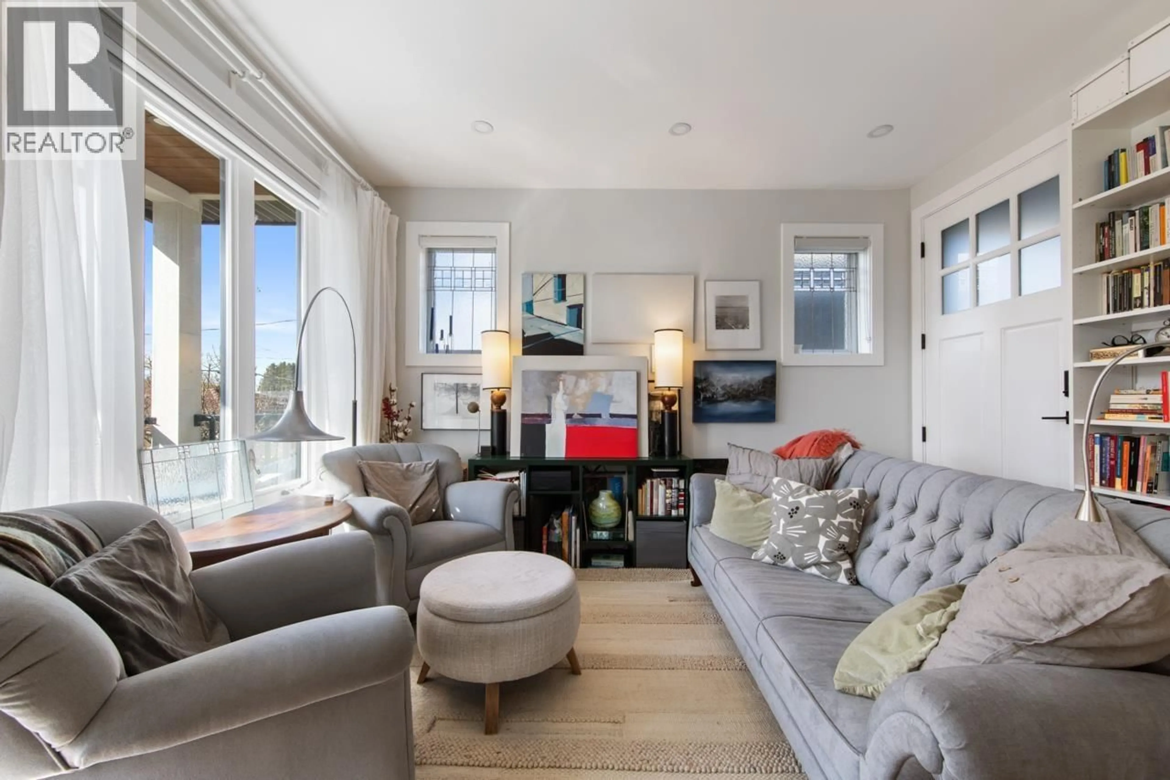 Living room with furniture, unknown for 2558 DUNDAS STREET, Vancouver British Columbia V5K1P8