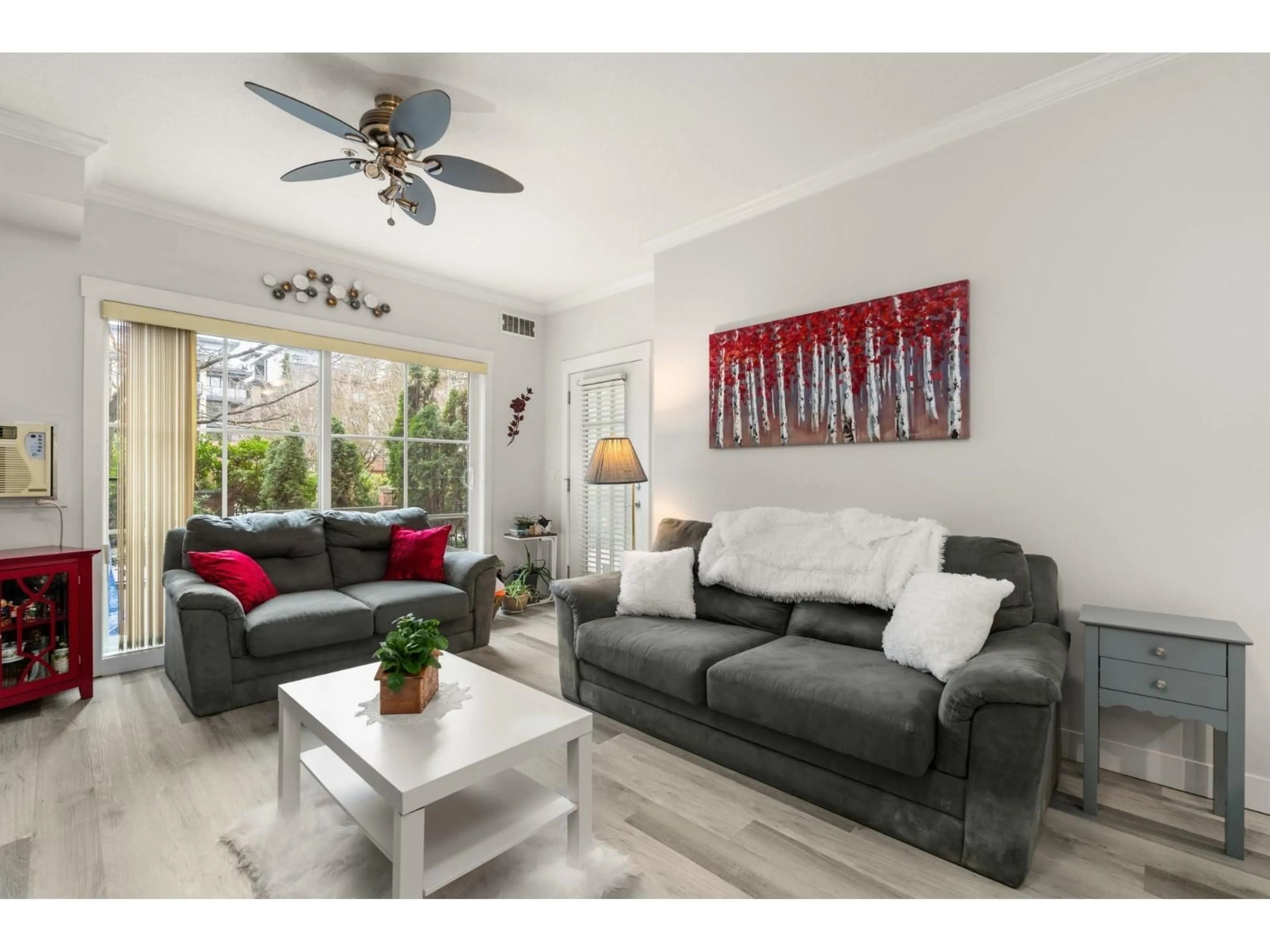 Living room with furniture, unknown for 104 - 17769 57 AVENUE, Surrey British Columbia V3S1H1