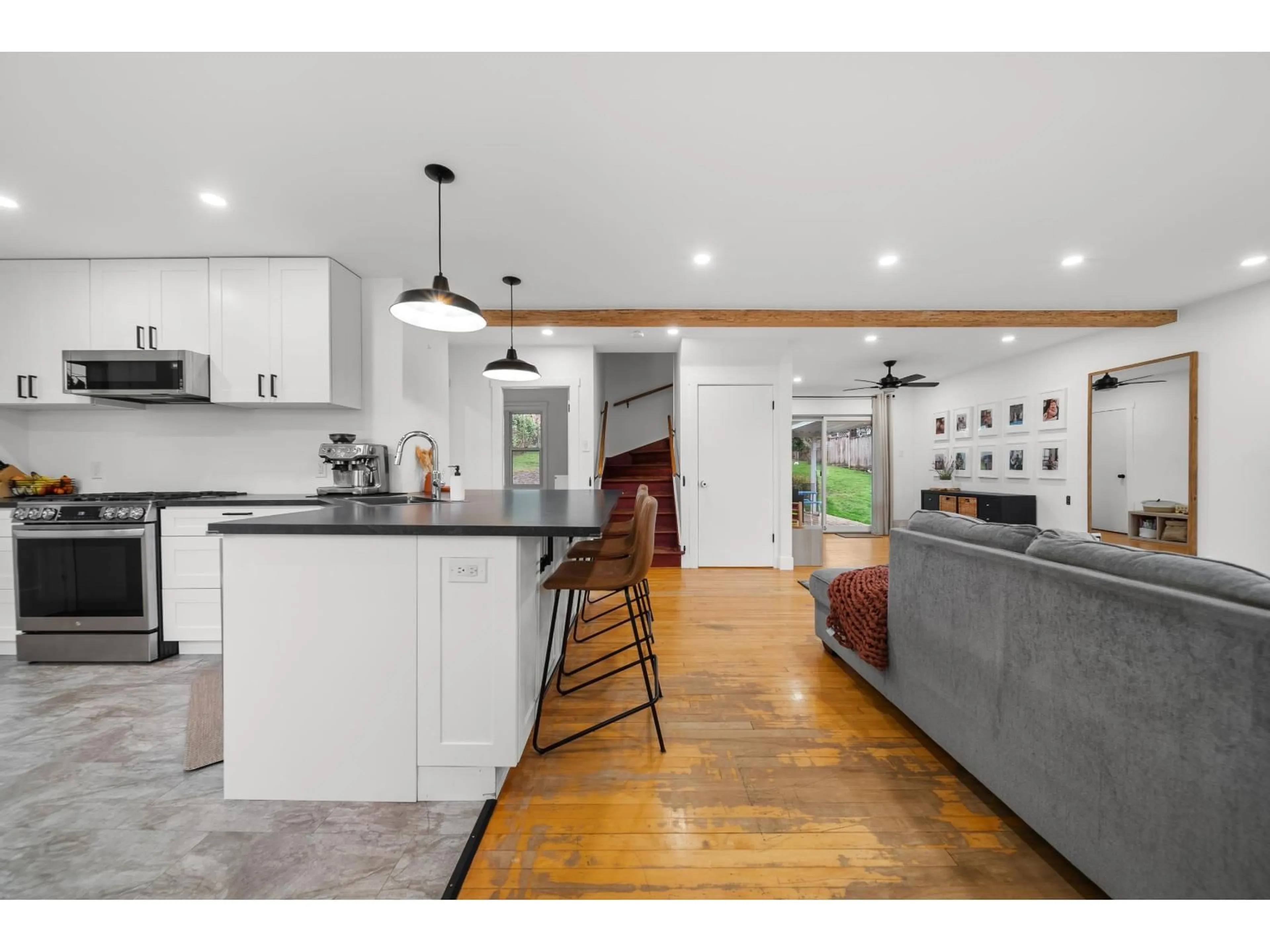 Open concept kitchen, unknown for 32939 10 AVENUE, Mission British Columbia V2V2K2