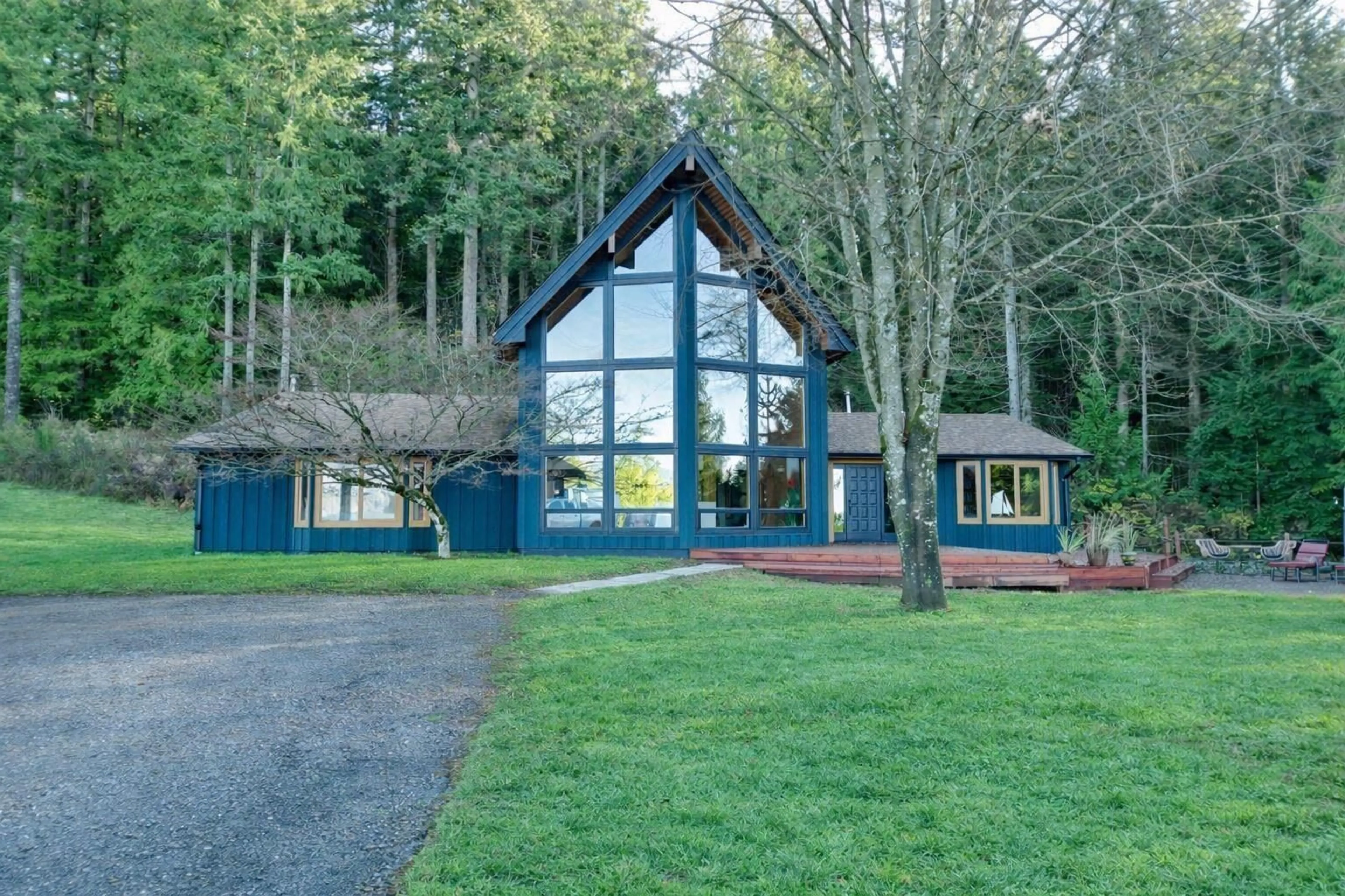 Indoor foyer for 11038 GREENWOOD DRIVE, Mission British Columbia V4S1A9
