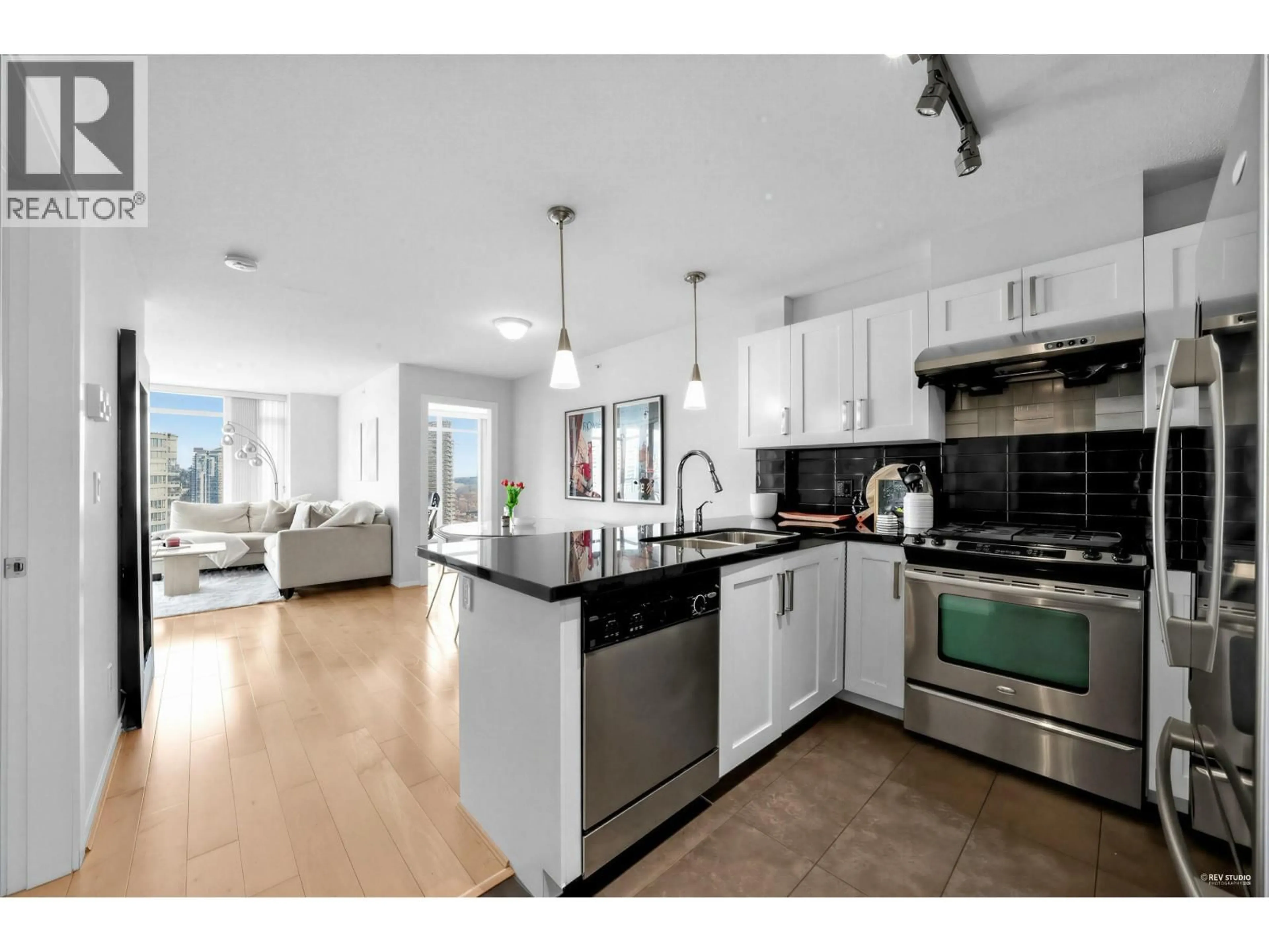 Open concept kitchen, unknown for 2005 - 2133 DOUGLAS ROAD, Burnaby British Columbia V5C0E9