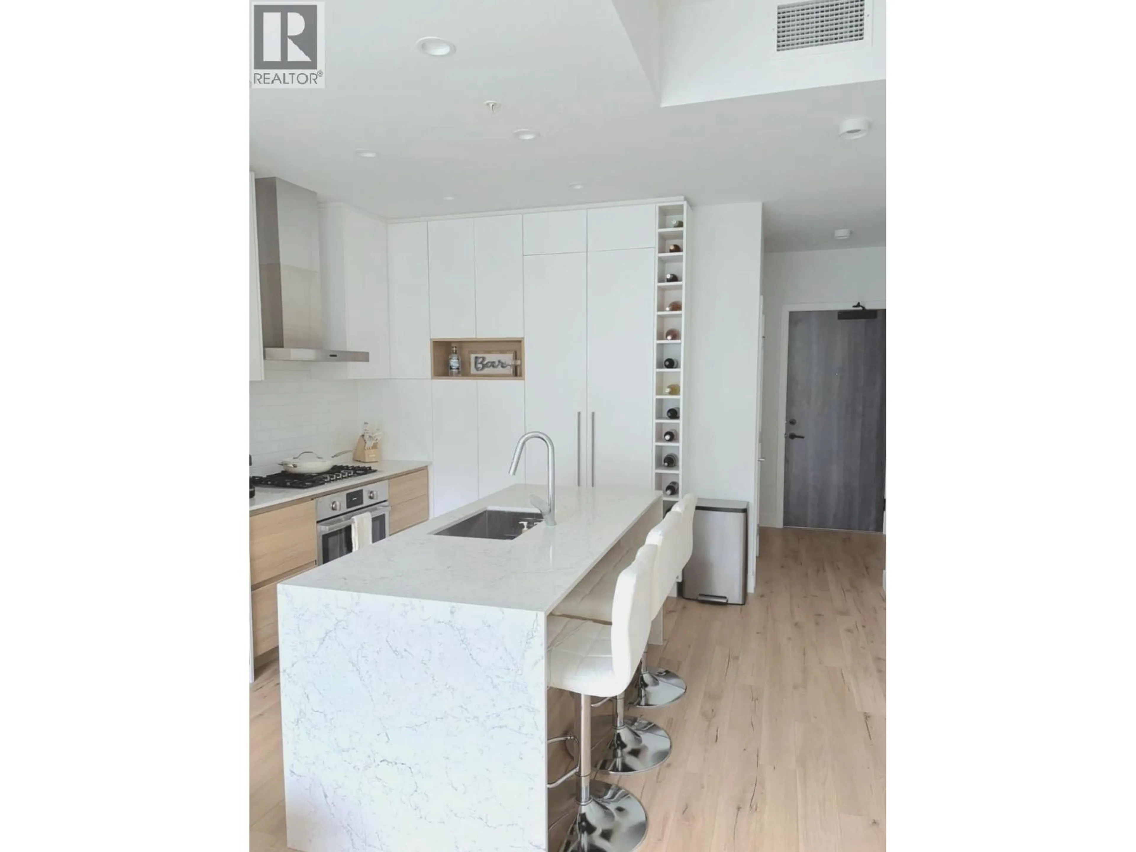 Open concept kitchen, wood/laminate floor for 628 - 55 KLAHANIE DRIVE, Port Moody British Columbia V3H0M9