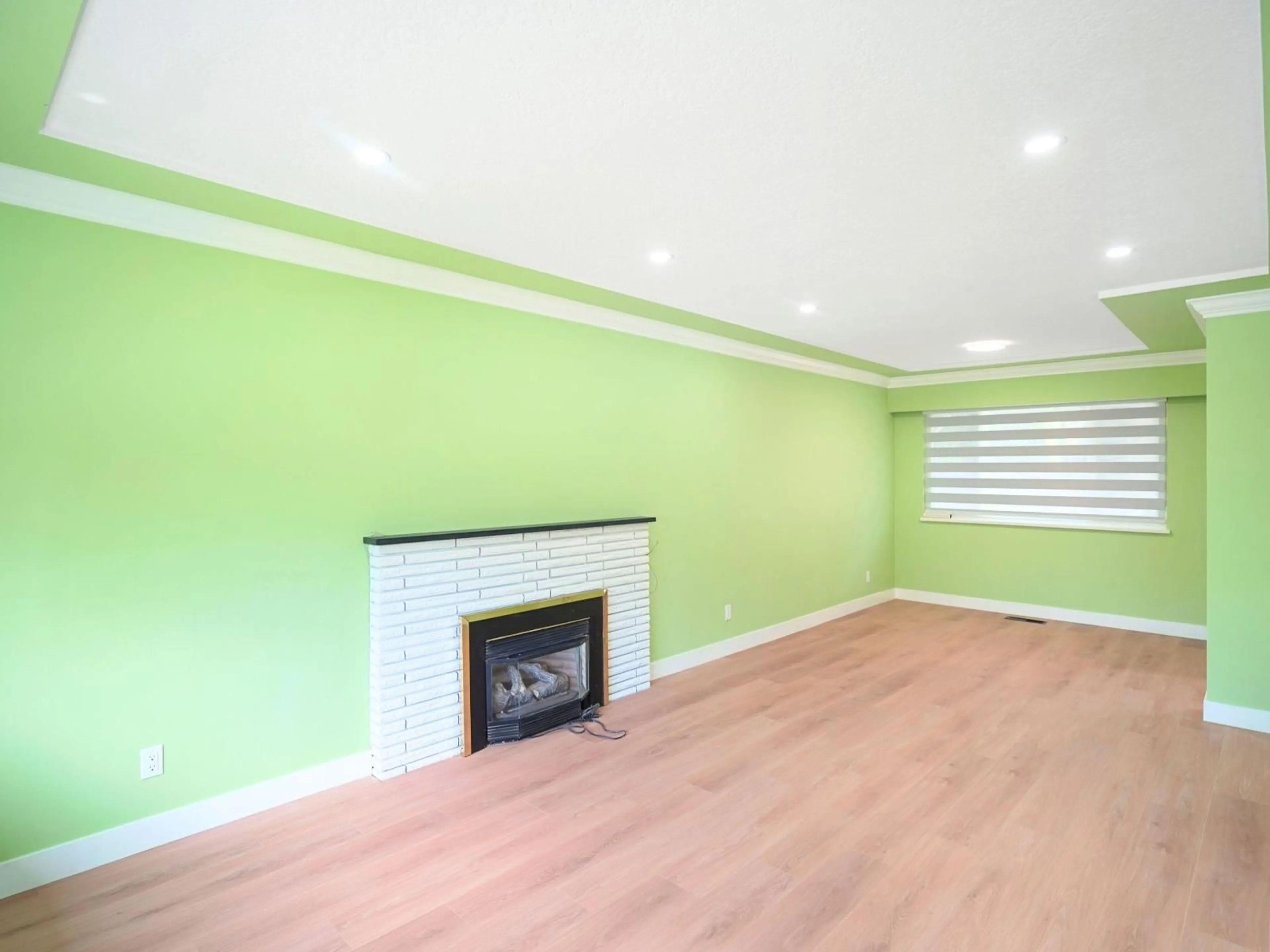 A pic of a room for 14935 KEW DRIVE, Surrey British Columbia V3R4Y1