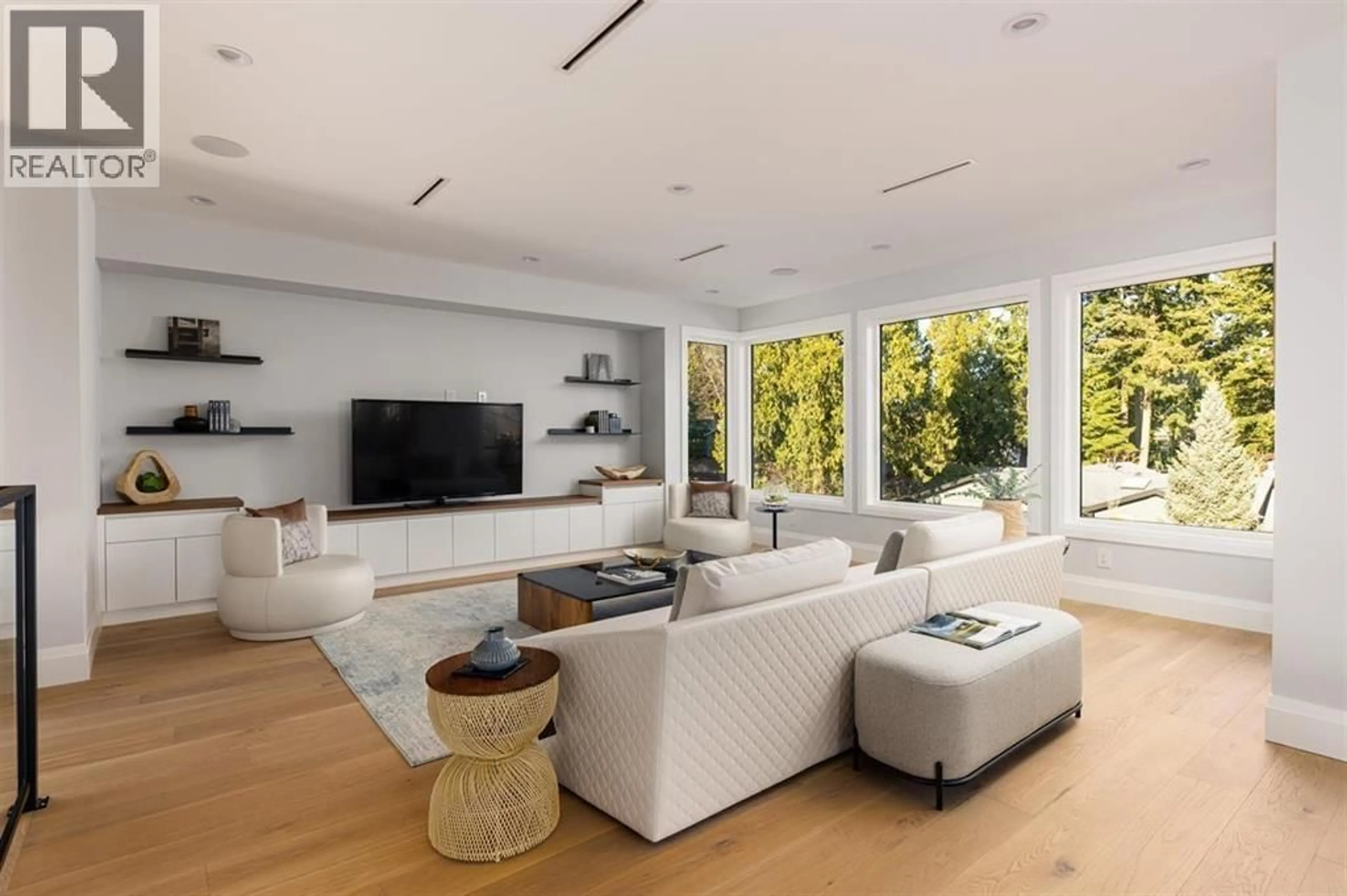 Living room with furniture, unknown for 5318 4A AVENUE, Delta British Columbia V4M1H5