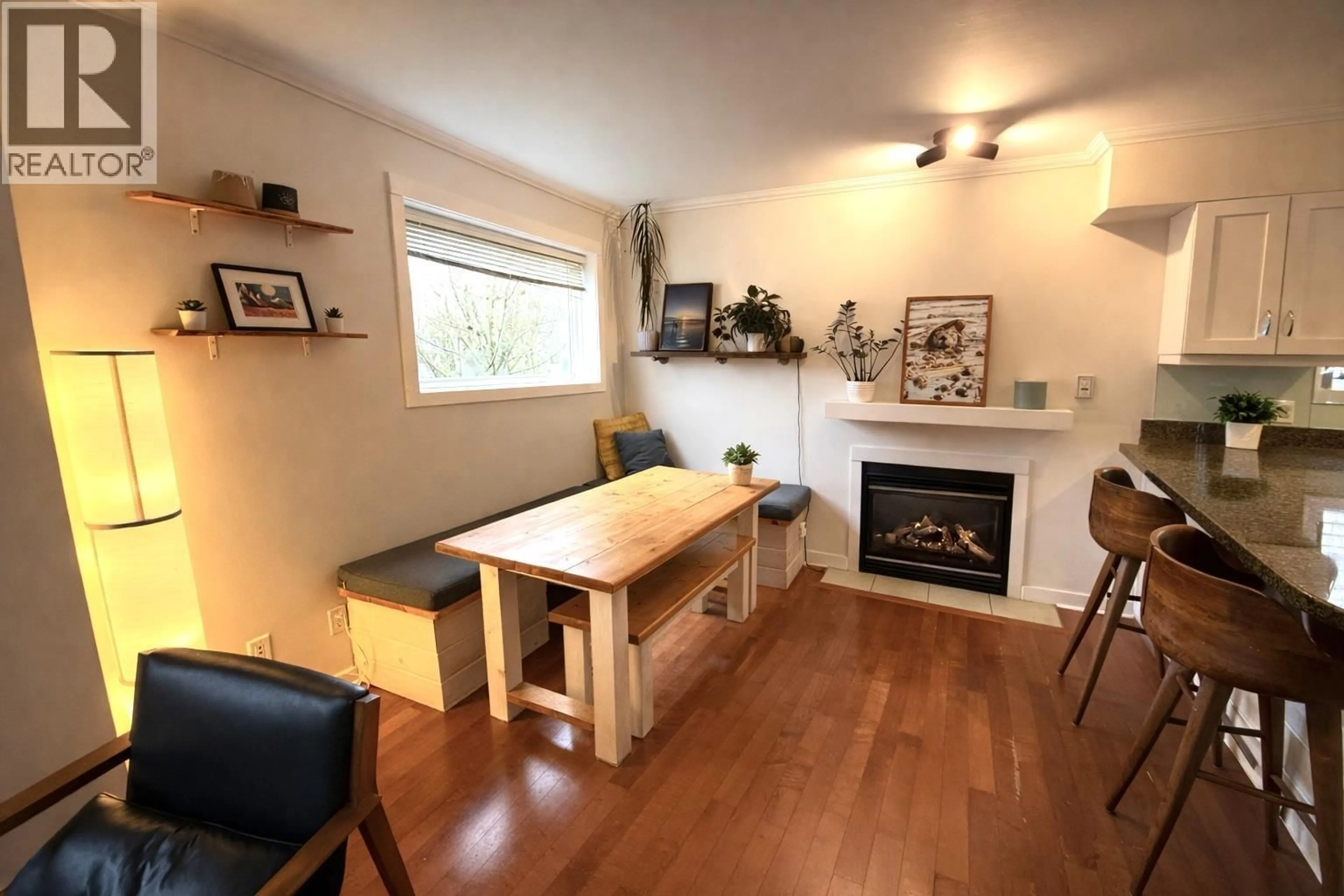 A pic of a room for 6 - 1233 MAIN STREET, Squamish British Columbia V8B0P7