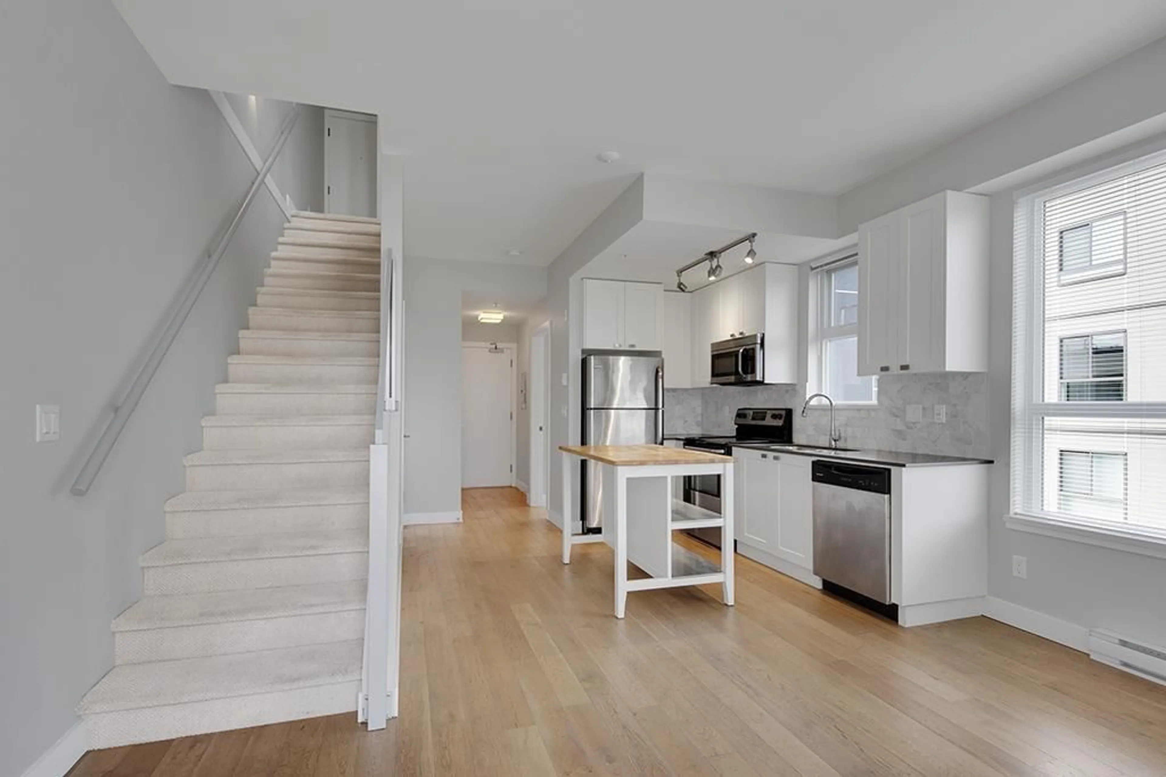 Open concept kitchen, unknown for 504 - 3080 GLADWIN ROAD, Abbotsford British Columbia V2T0G3