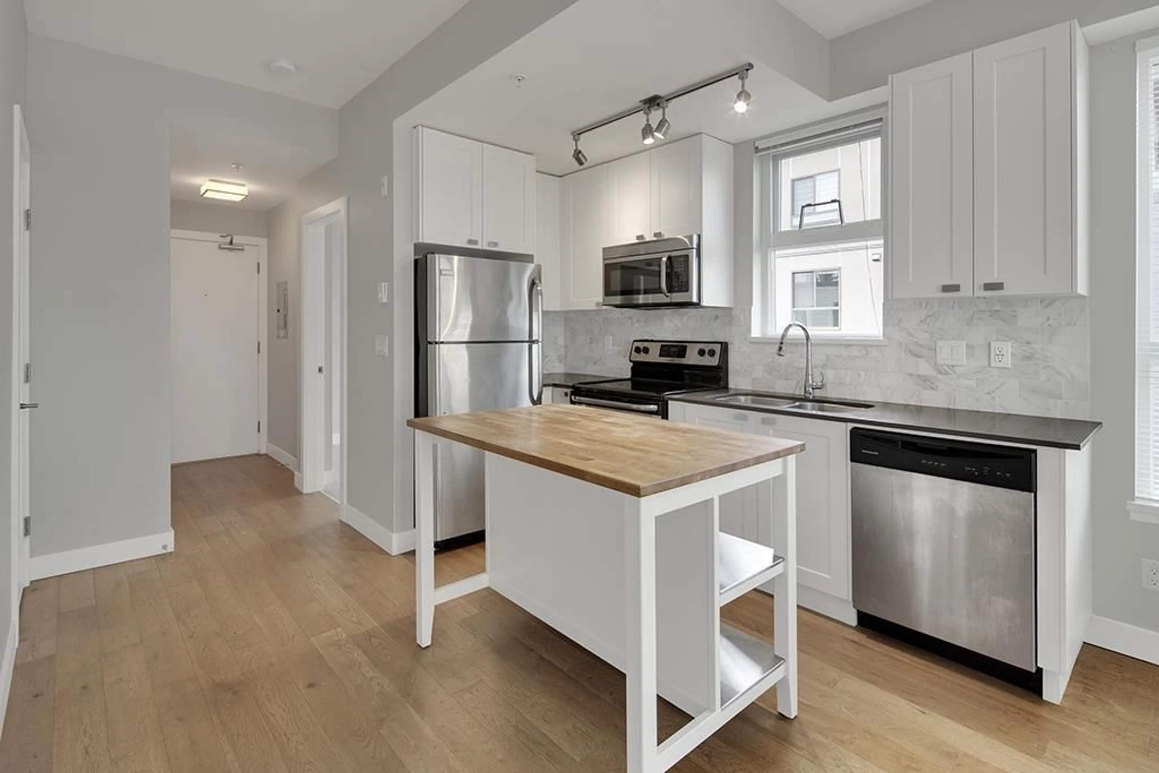 Open concept kitchen, unknown for 504 - 3080 GLADWIN ROAD, Abbotsford British Columbia V2T0G3