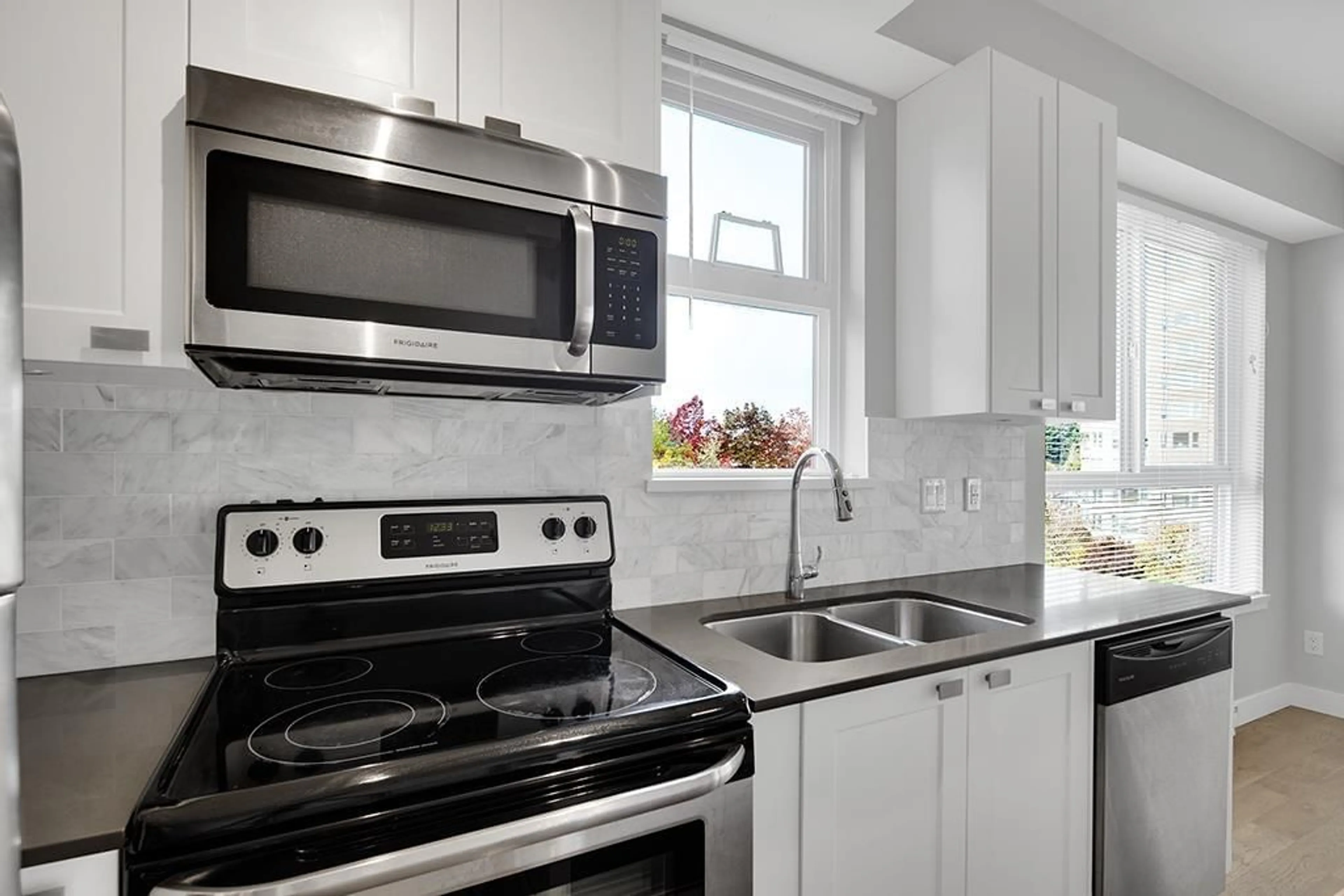 Standard kitchen, ceramic/tile floor for 504 - 3080 GLADWIN ROAD, Abbotsford British Columbia V2T0G3