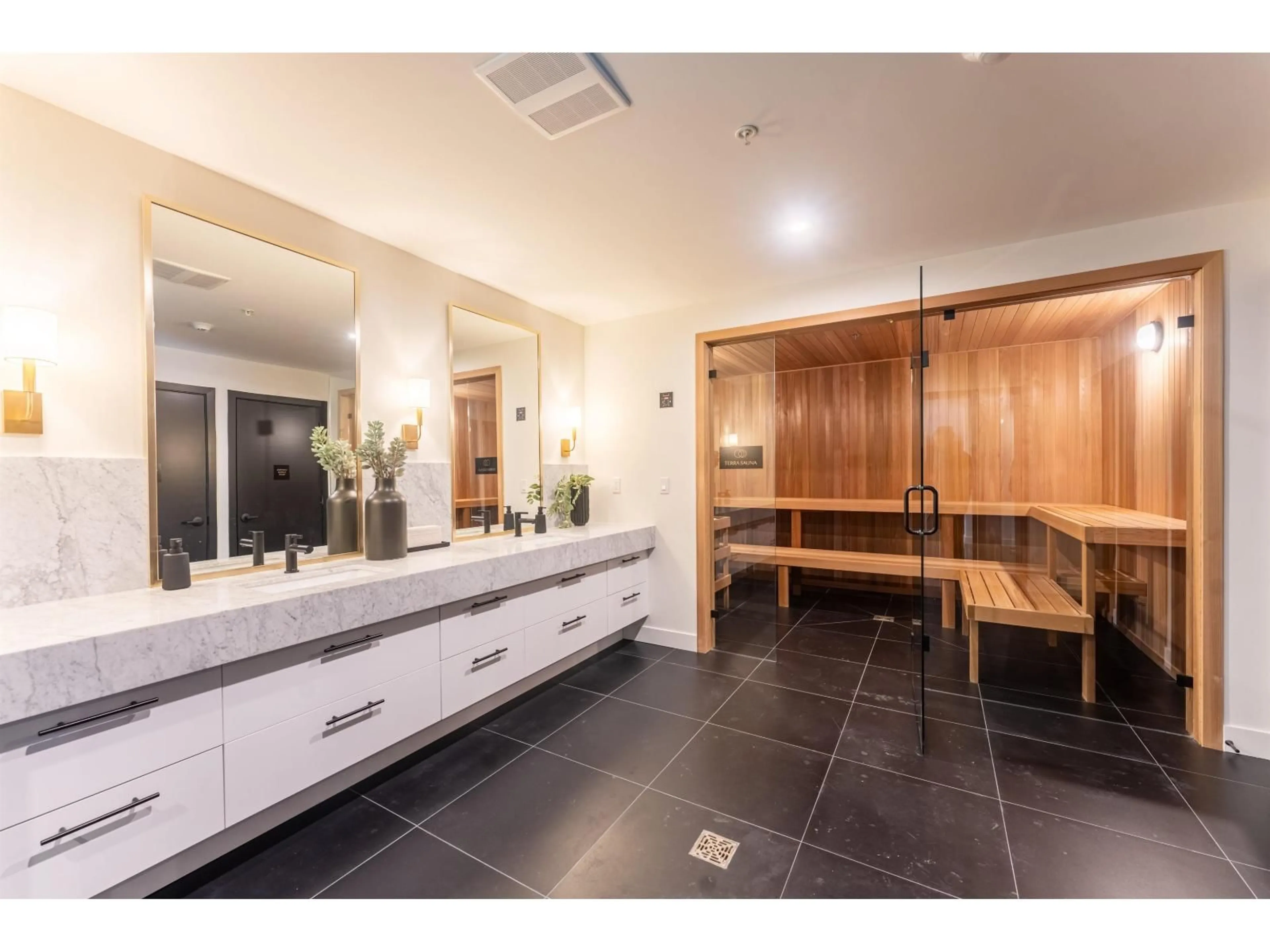 Contemporary bathroom, ceramic/tile floor for 227 - 2635 KING GEORGE BOULEVARD, Surrey British Columbia V4P0H7