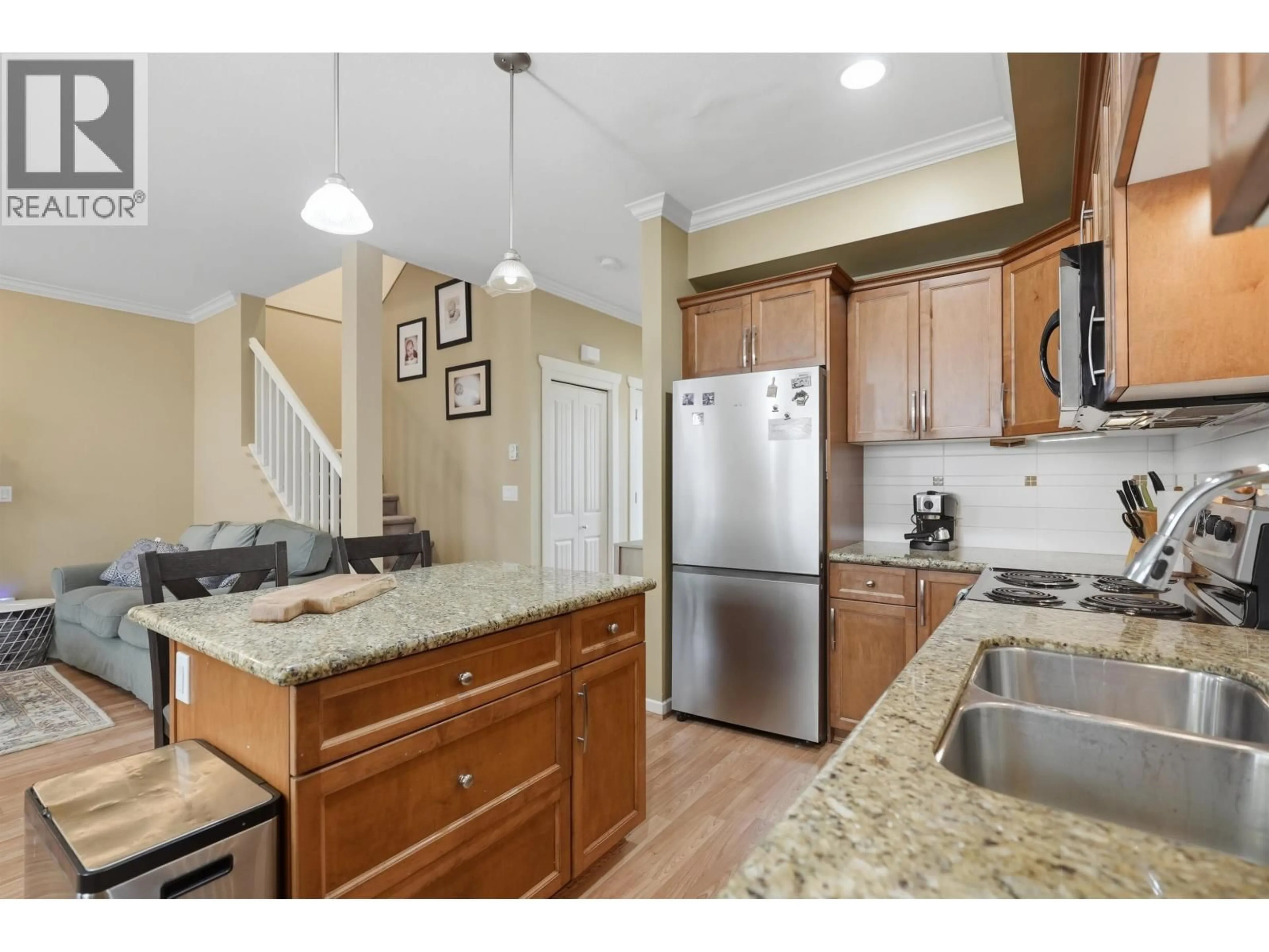 Open concept kitchen, ceramic/tile floor for 7 - 4910 CENTRAL AVENUE, Delta British Columbia V4K2G6