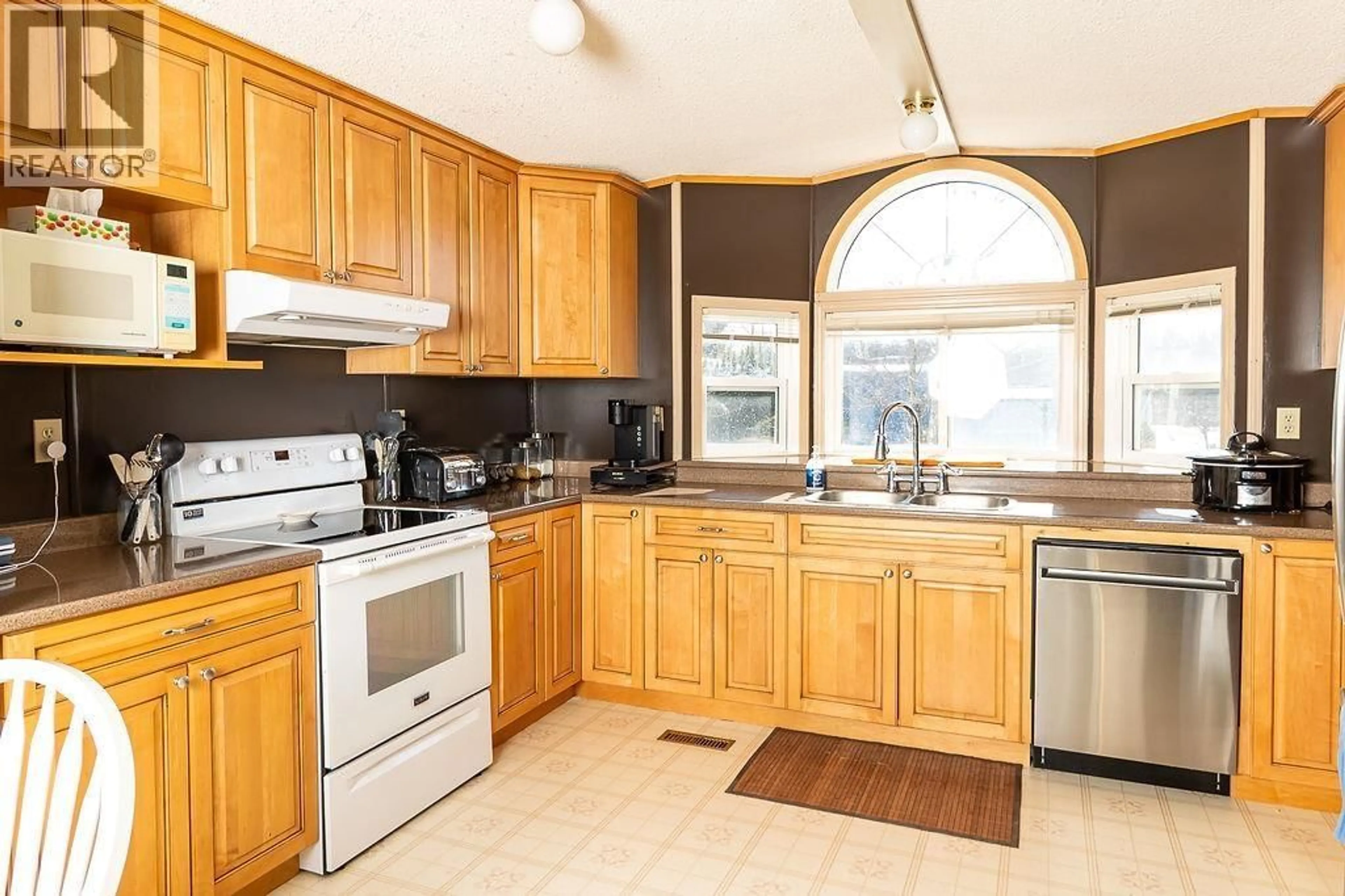 Standard kitchen, ceramic/tile floor for 6 - 4305 LAKELSE AVENUE, Terrace British Columbia V8G1N5