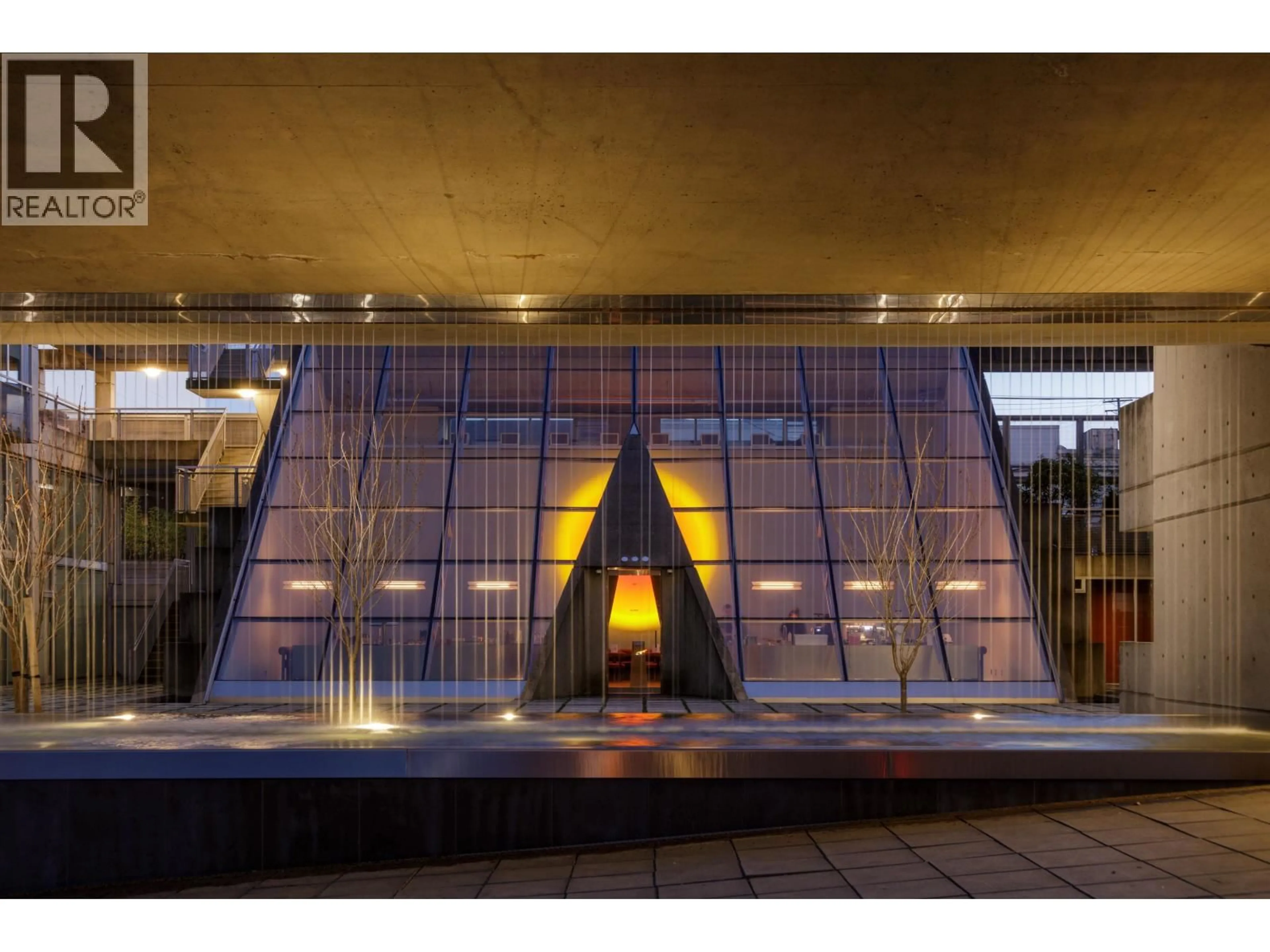 Indoor foyer for 508 - 1540 2ND AVENUE, Vancouver British Columbia V6J1H2