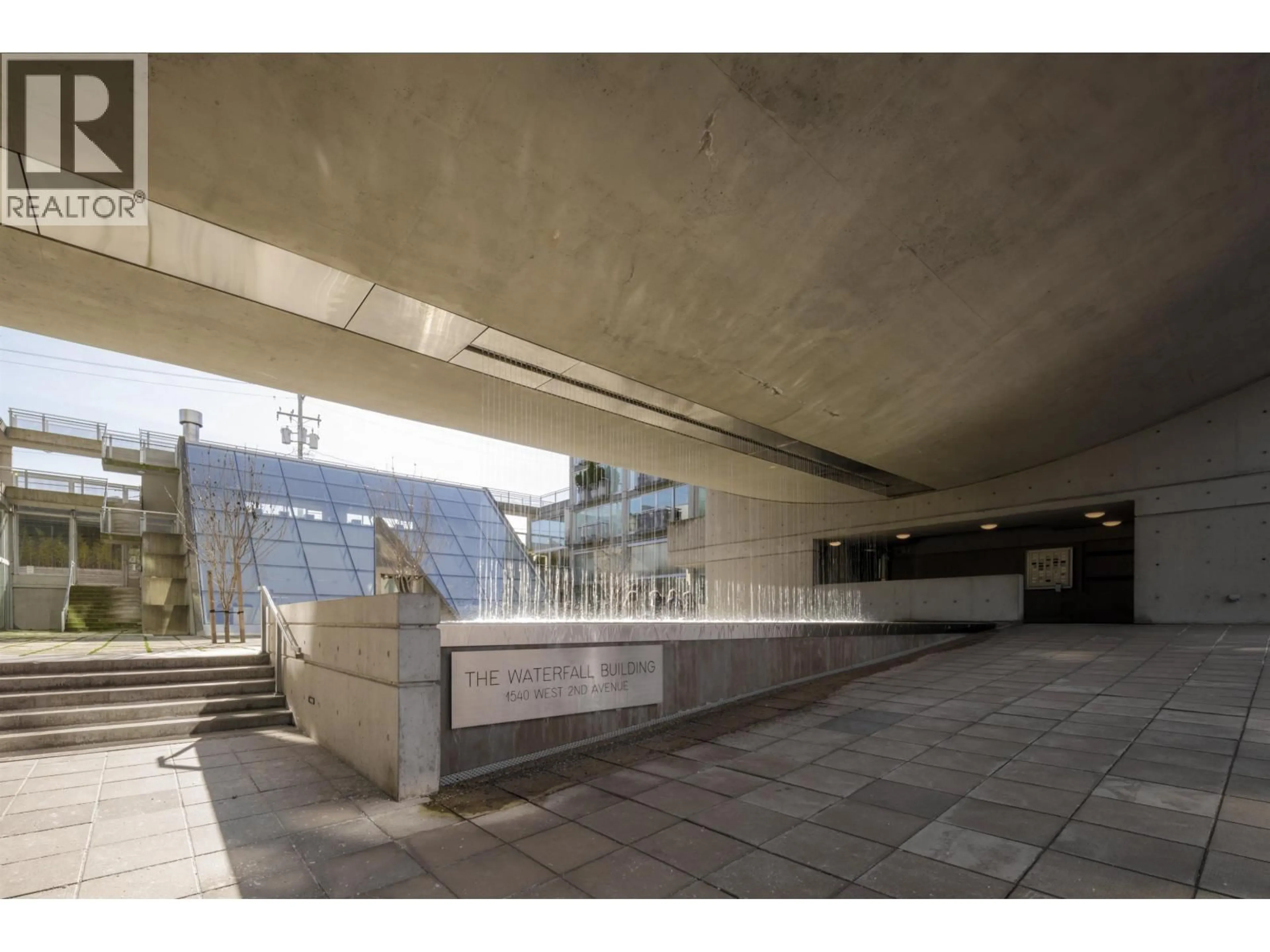 Indoor foyer for 508 - 1540 2ND AVENUE, Vancouver British Columbia V6J1H2