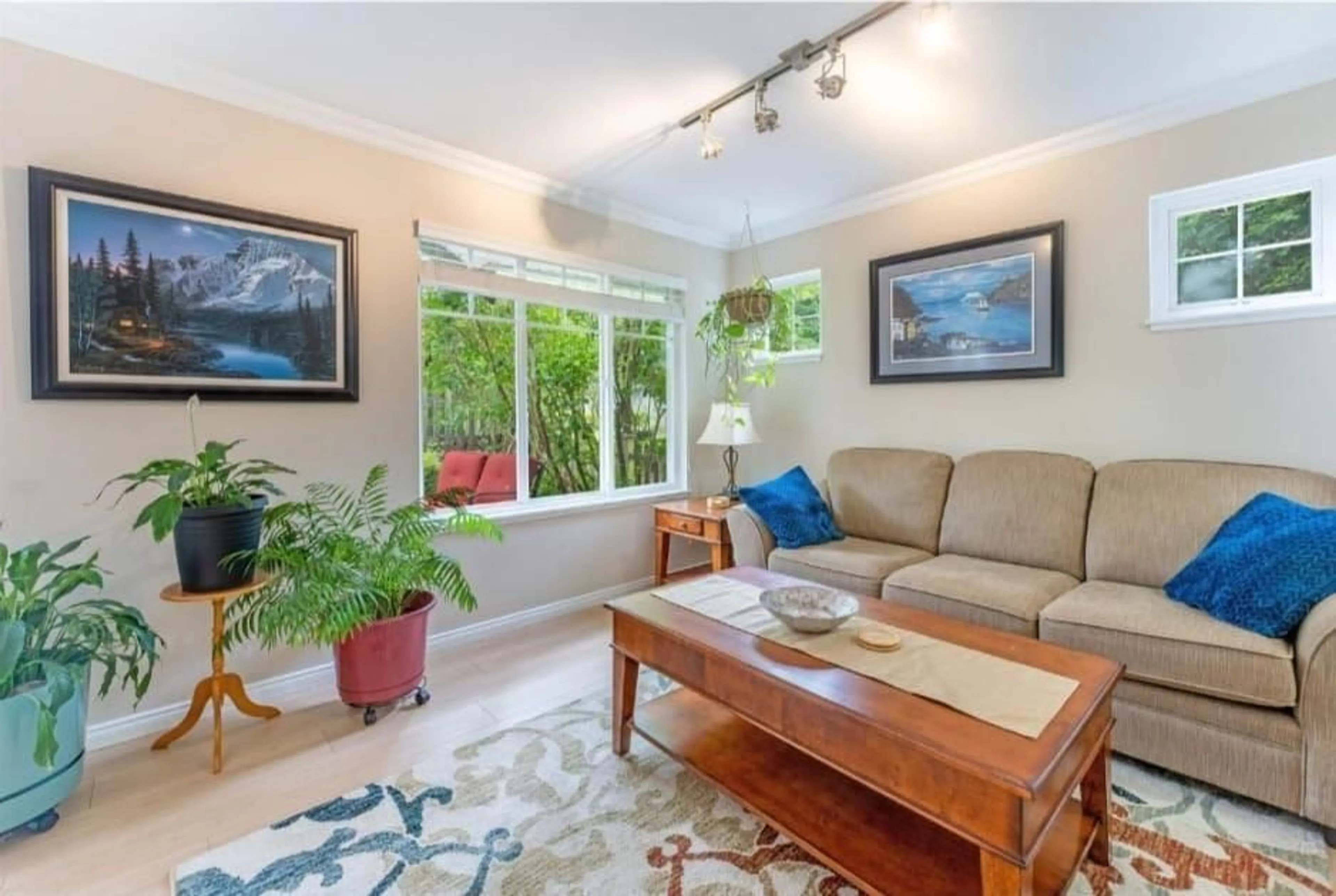 Living room with furniture, unknown for 146 - 12040 68 AVENUE, Surrey British Columbia V3W1P5