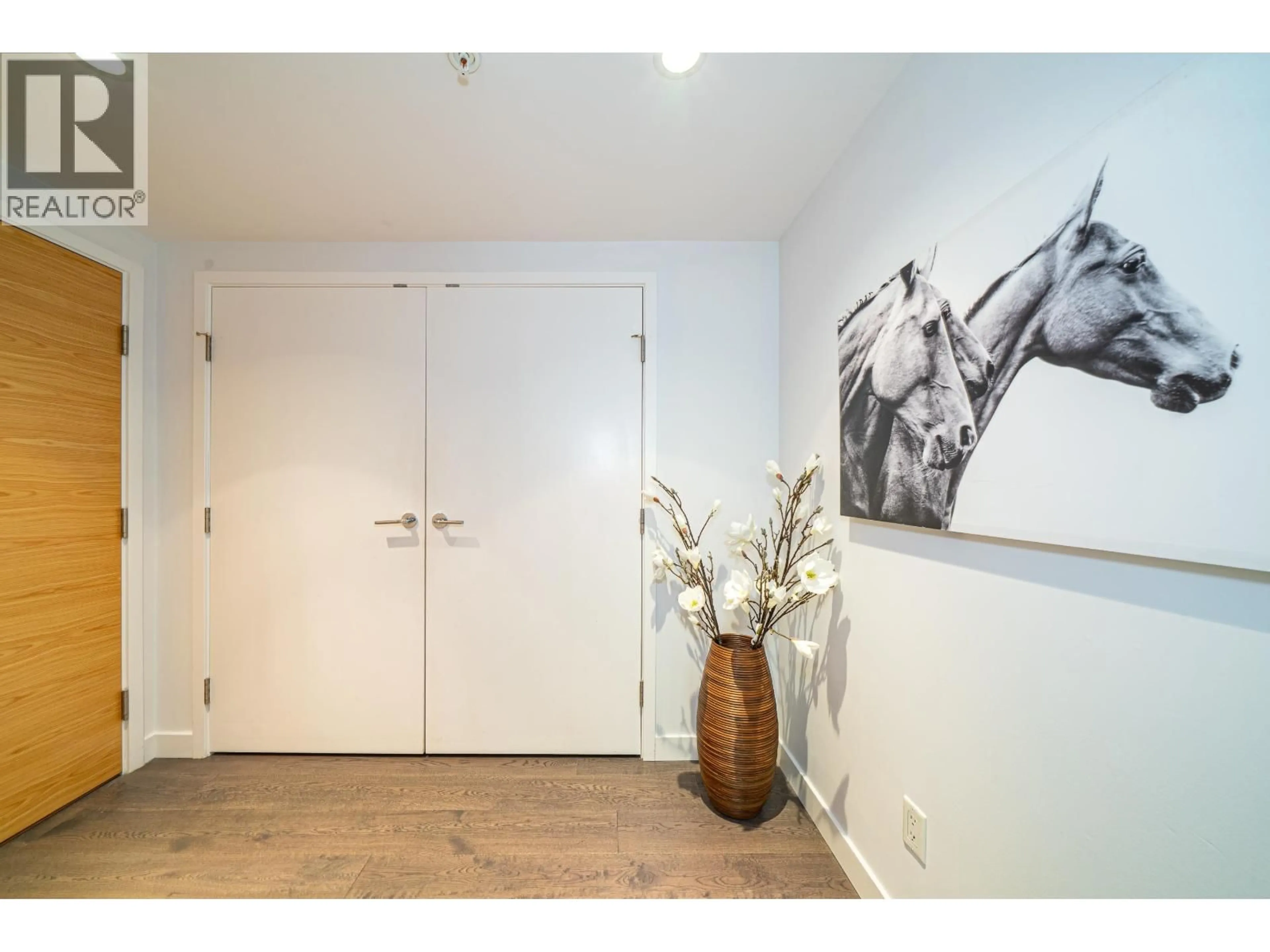 Indoor entryway for 203 - 5782 BERTON AVENUE, Vancouver British Columbia V6S0C1