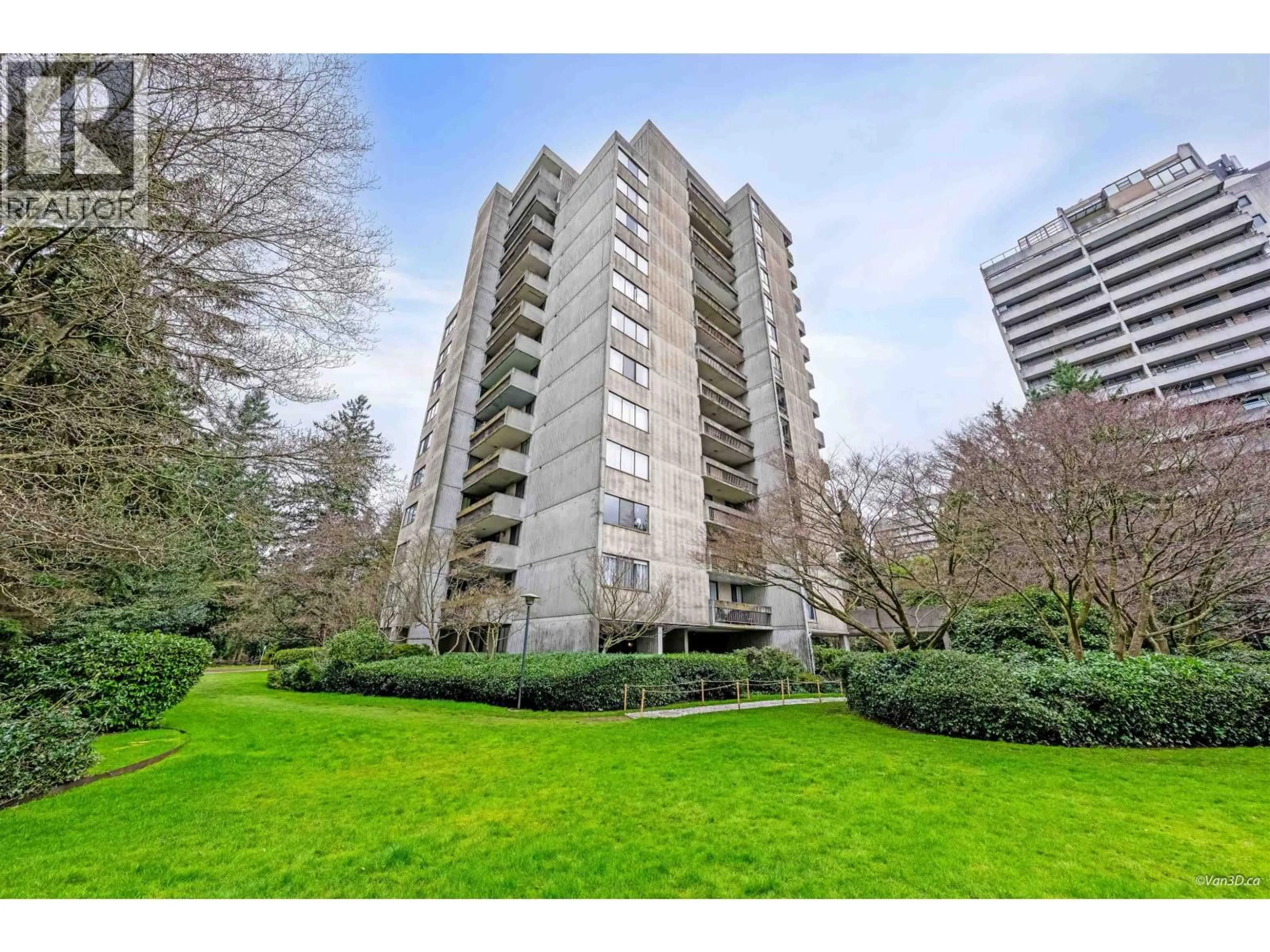 A pic from outside/outdoor area/front of a property/back of a property/a pic from drone, unknown for 1106 - 6689 WILLINGDON AVENUE, Burnaby British Columbia V5H3Y8