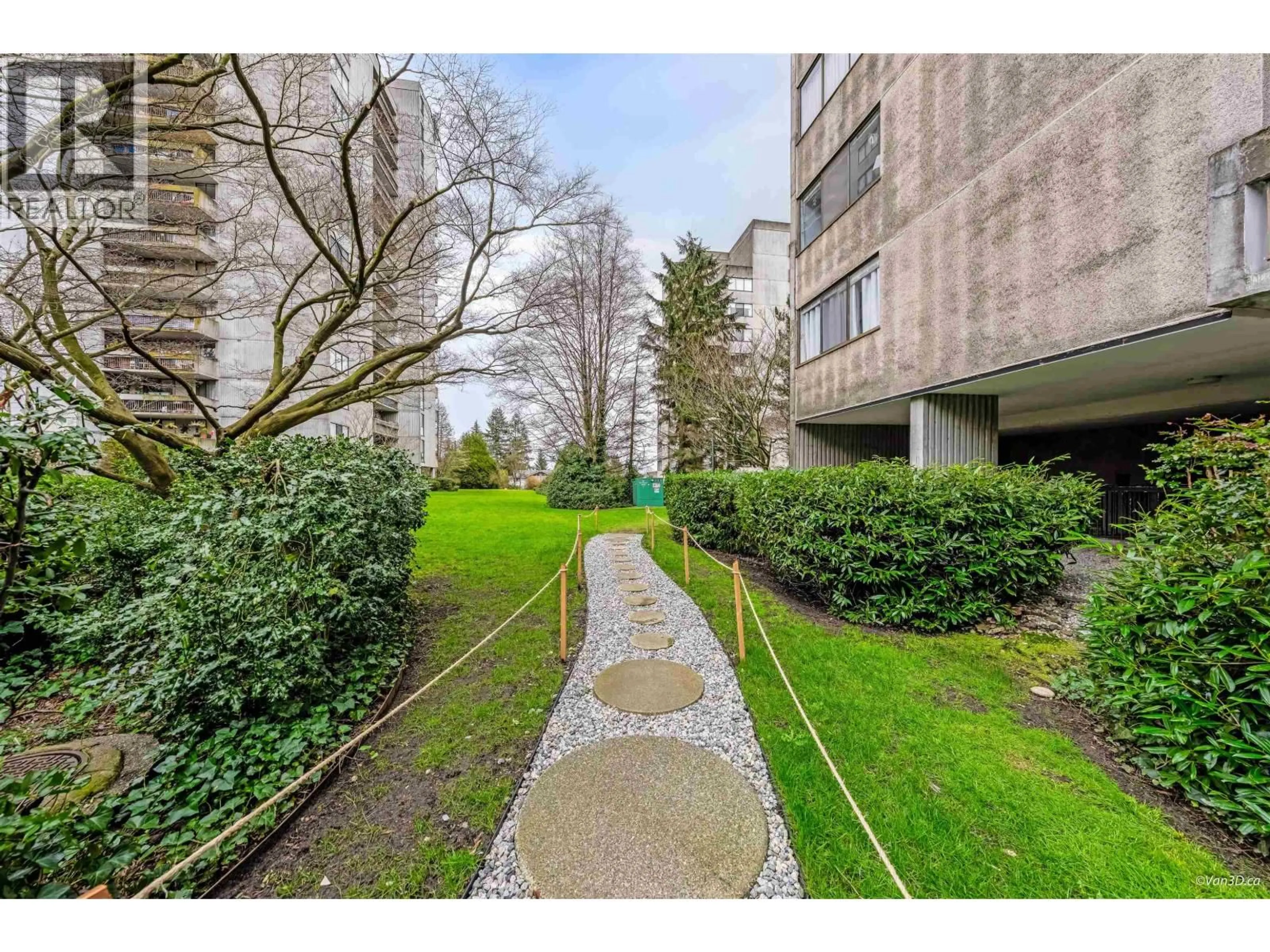 Patio, street for 1106 - 6689 WILLINGDON AVENUE, Burnaby British Columbia V5H3Y8