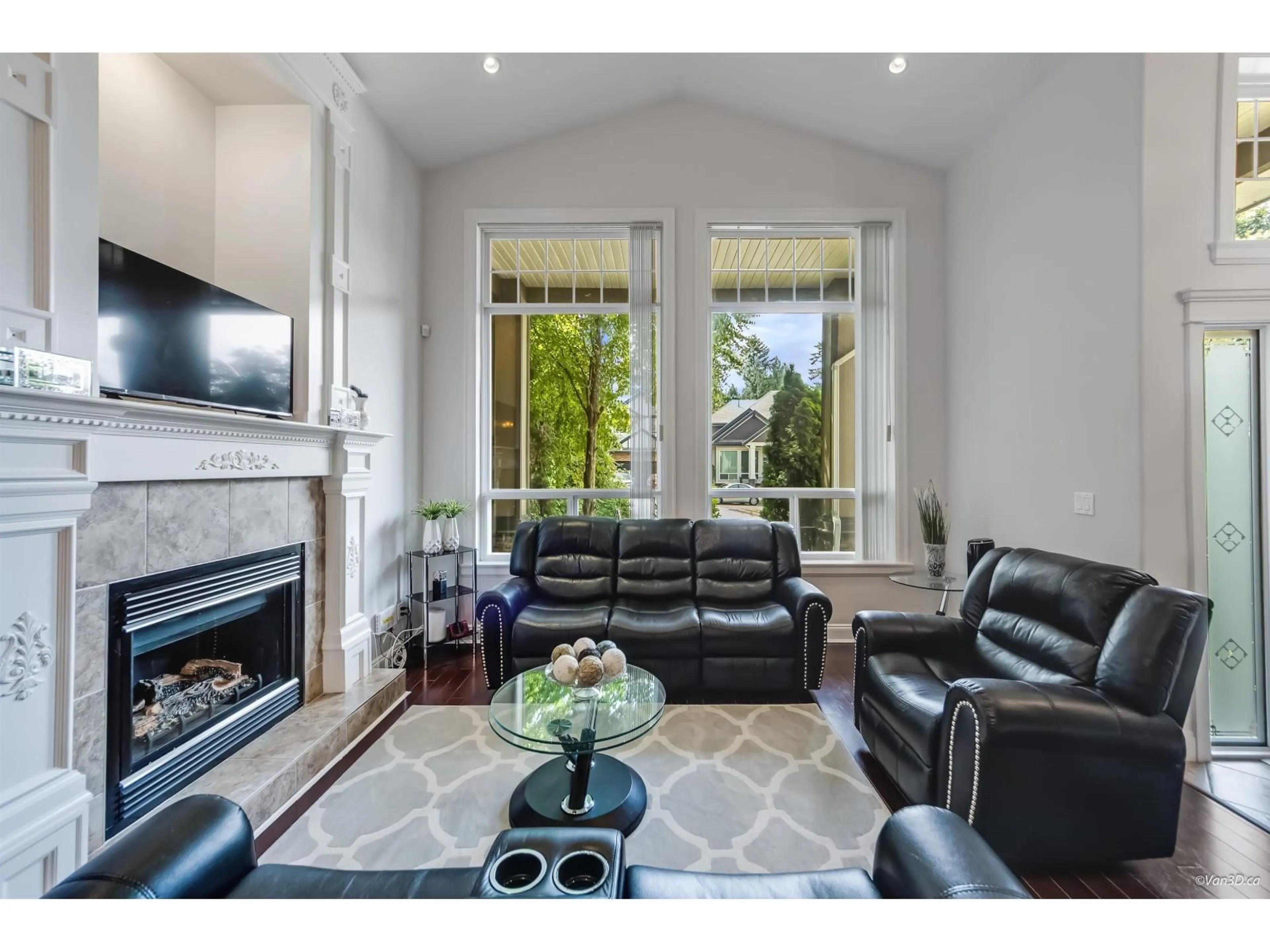 Living room with furniture, unknown for 7506 143C STREET, Surrey British Columbia V3W1S2