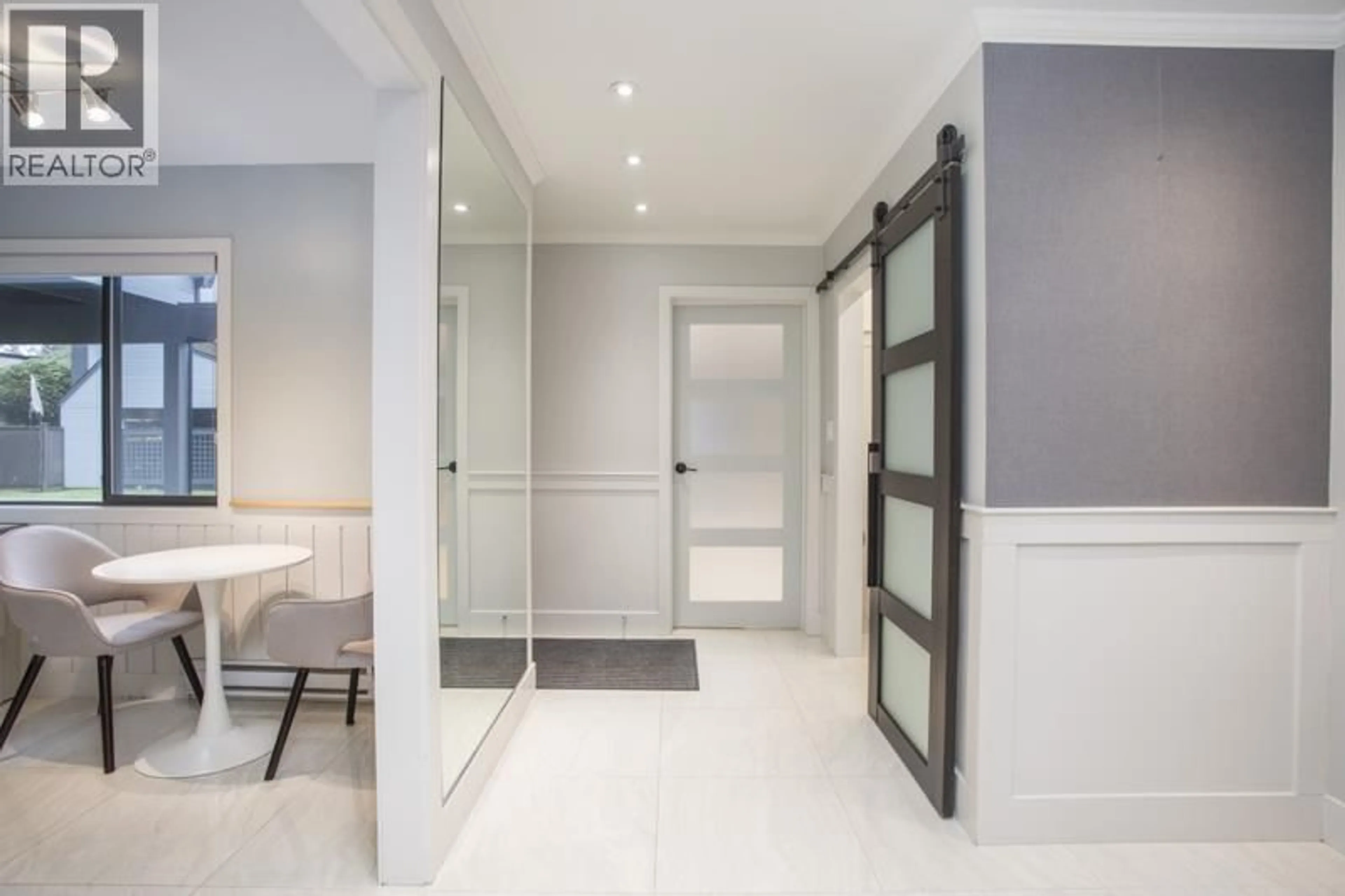 Indoor entryway for 48 - 3851 BLUNDELL ROAD, Richmond British Columbia V7C4P7