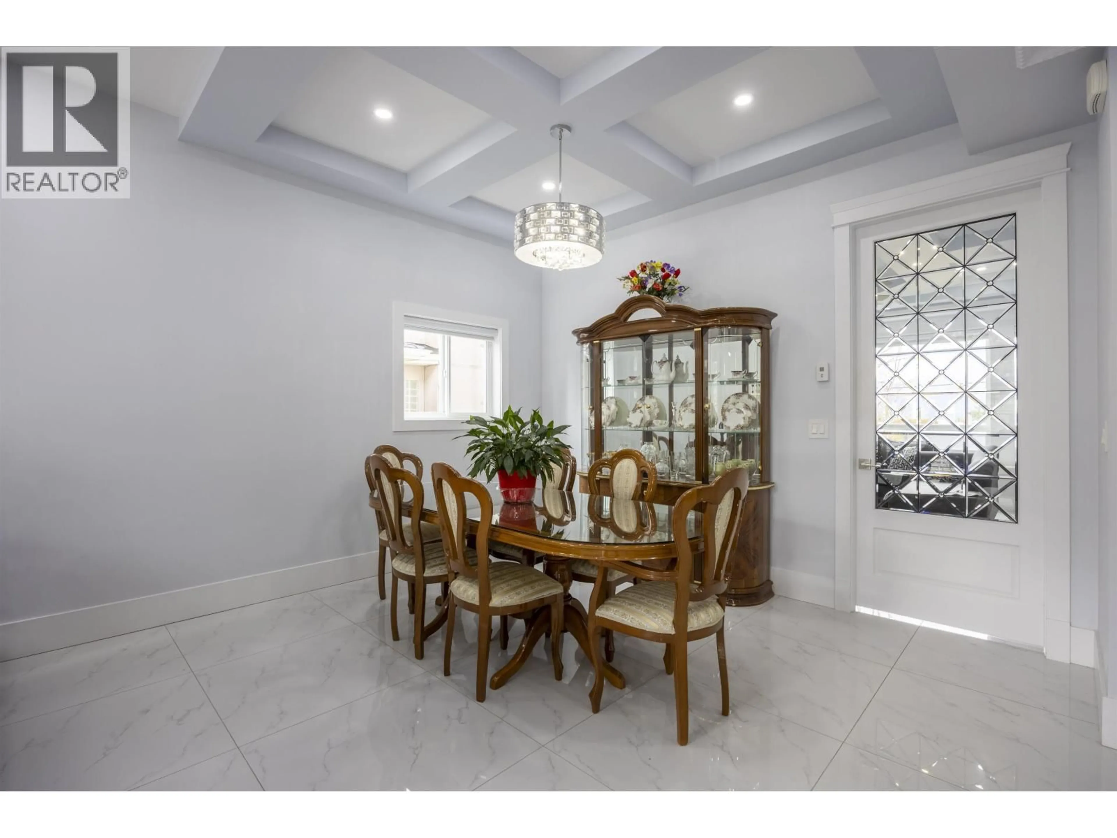 Dining room, ceramic/tile floor for 5001 DOVER STREET, Burnaby British Columbia V5H1R4