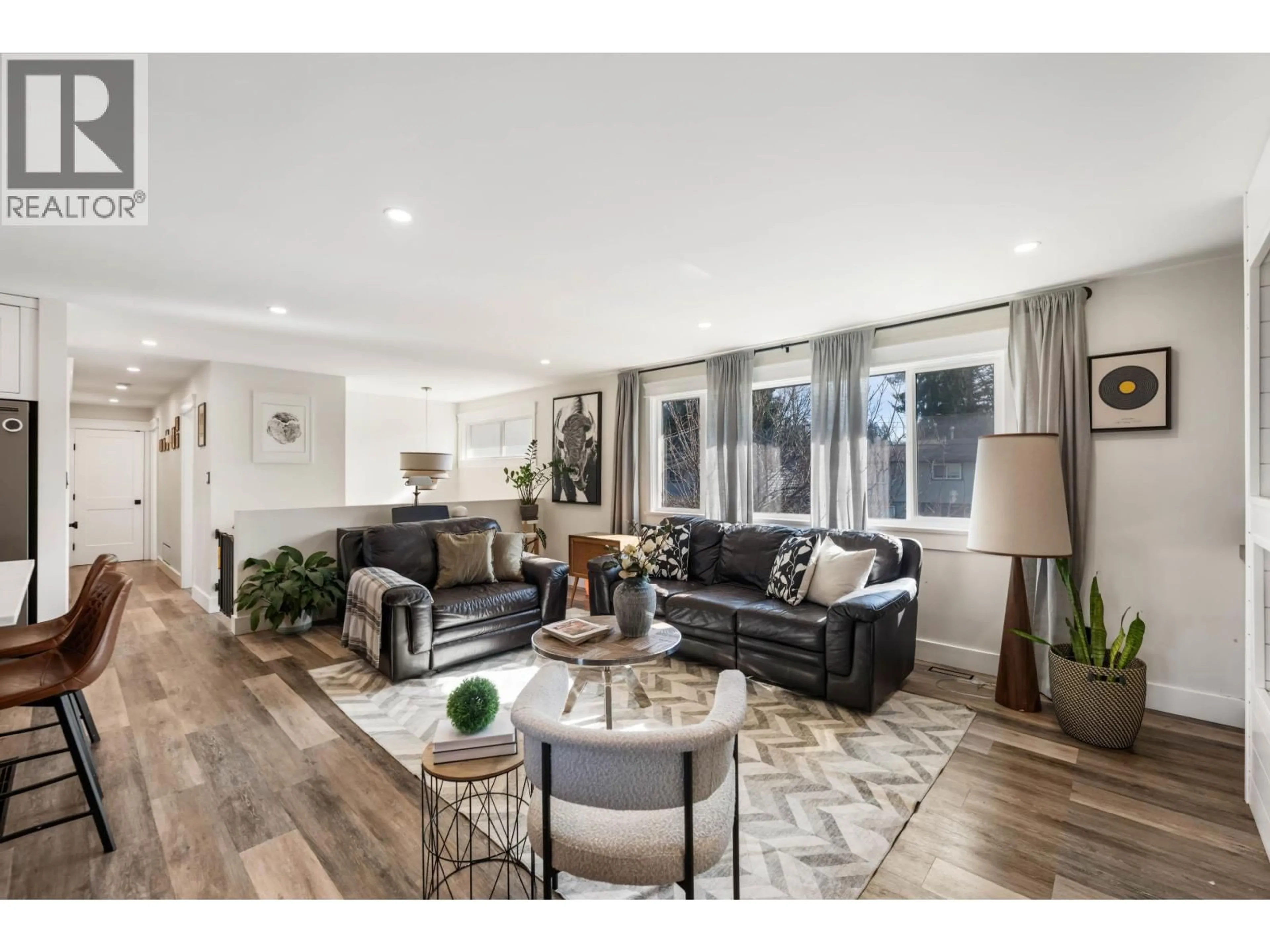 Living room with furniture, wood/laminate floor for 21635 123 AVENUE, Maple Ridge British Columbia V2X4C4