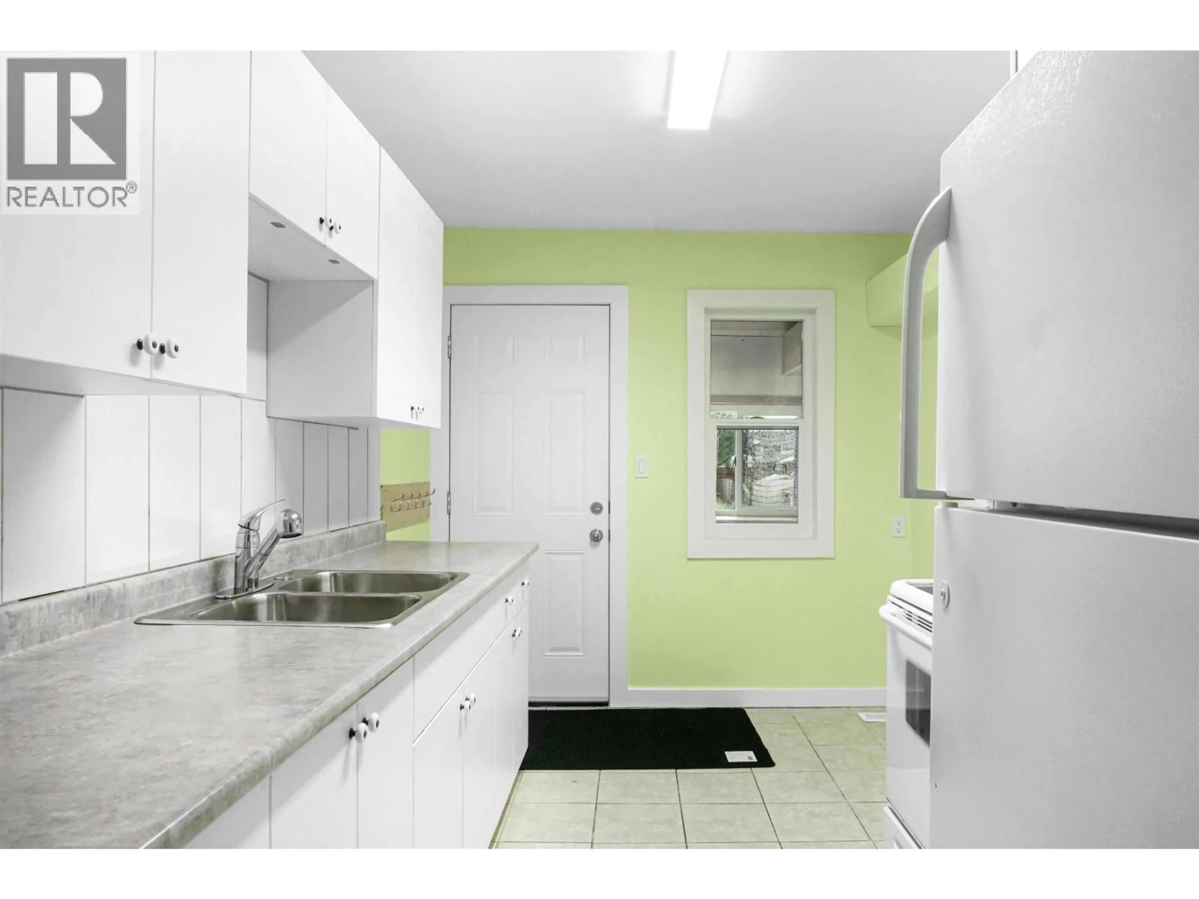 Standard kitchen, unknown for 91 ORIOLE STREET, Kitimat British Columbia V8C1M6