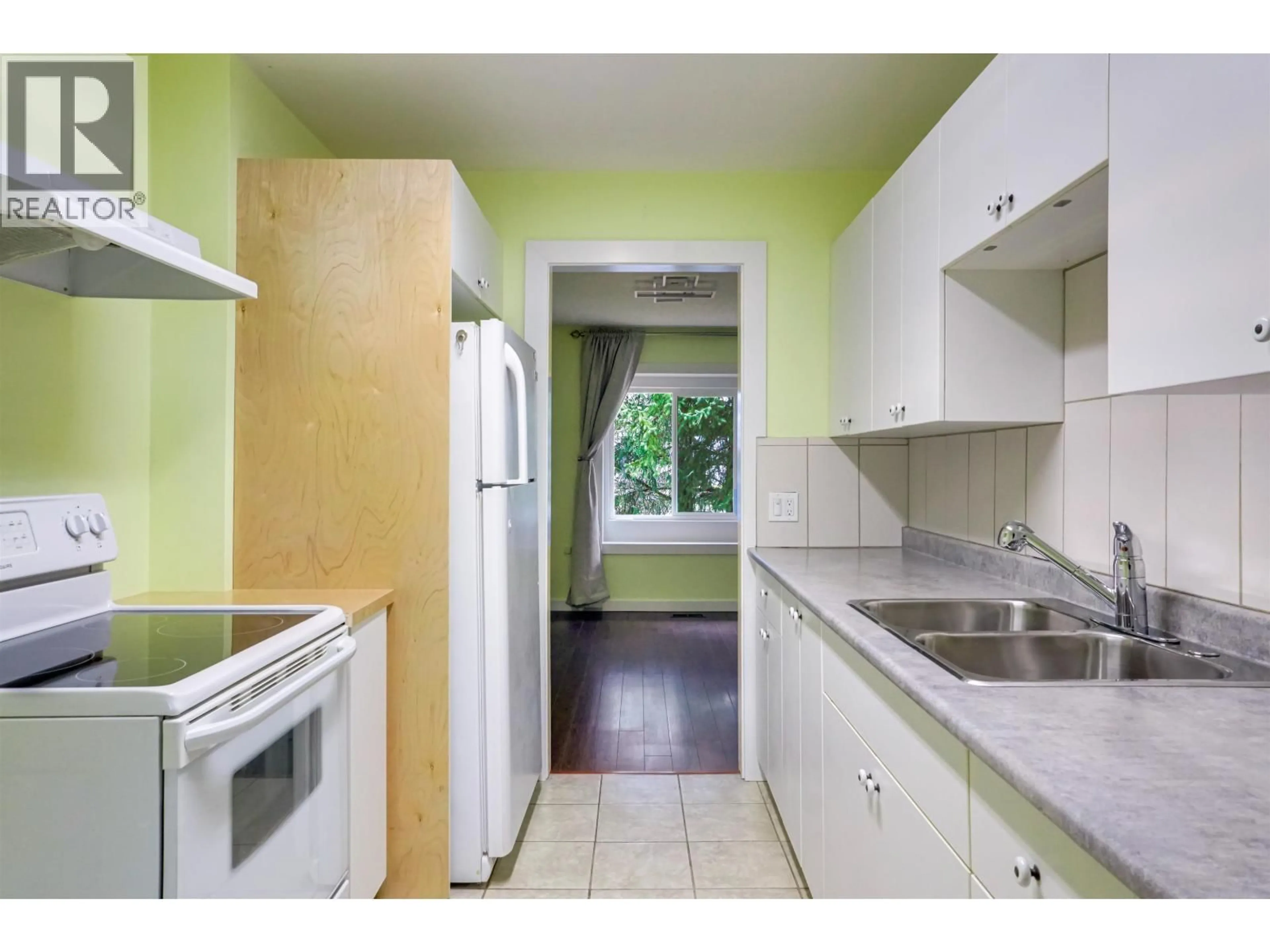 Standard kitchen, unknown for 91 ORIOLE STREET, Kitimat British Columbia V8C1M6