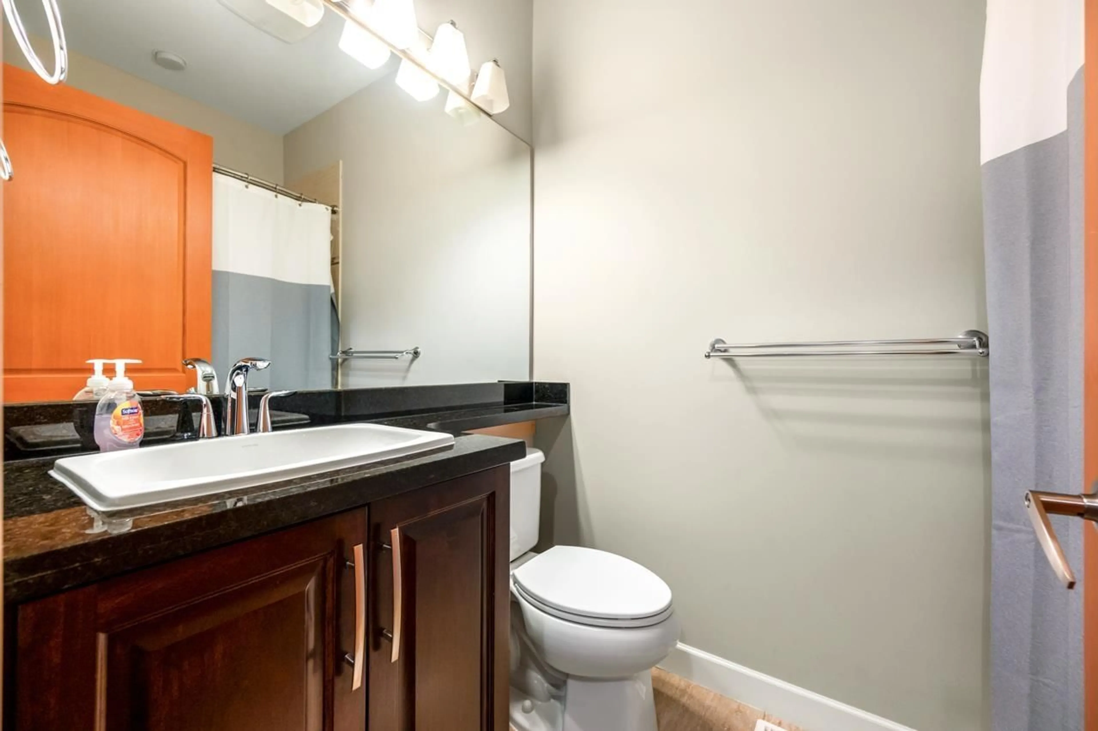 Standard bathroom, unknown for 43 - 8068 207 STREET, Langley British Columbia V2Y0M9