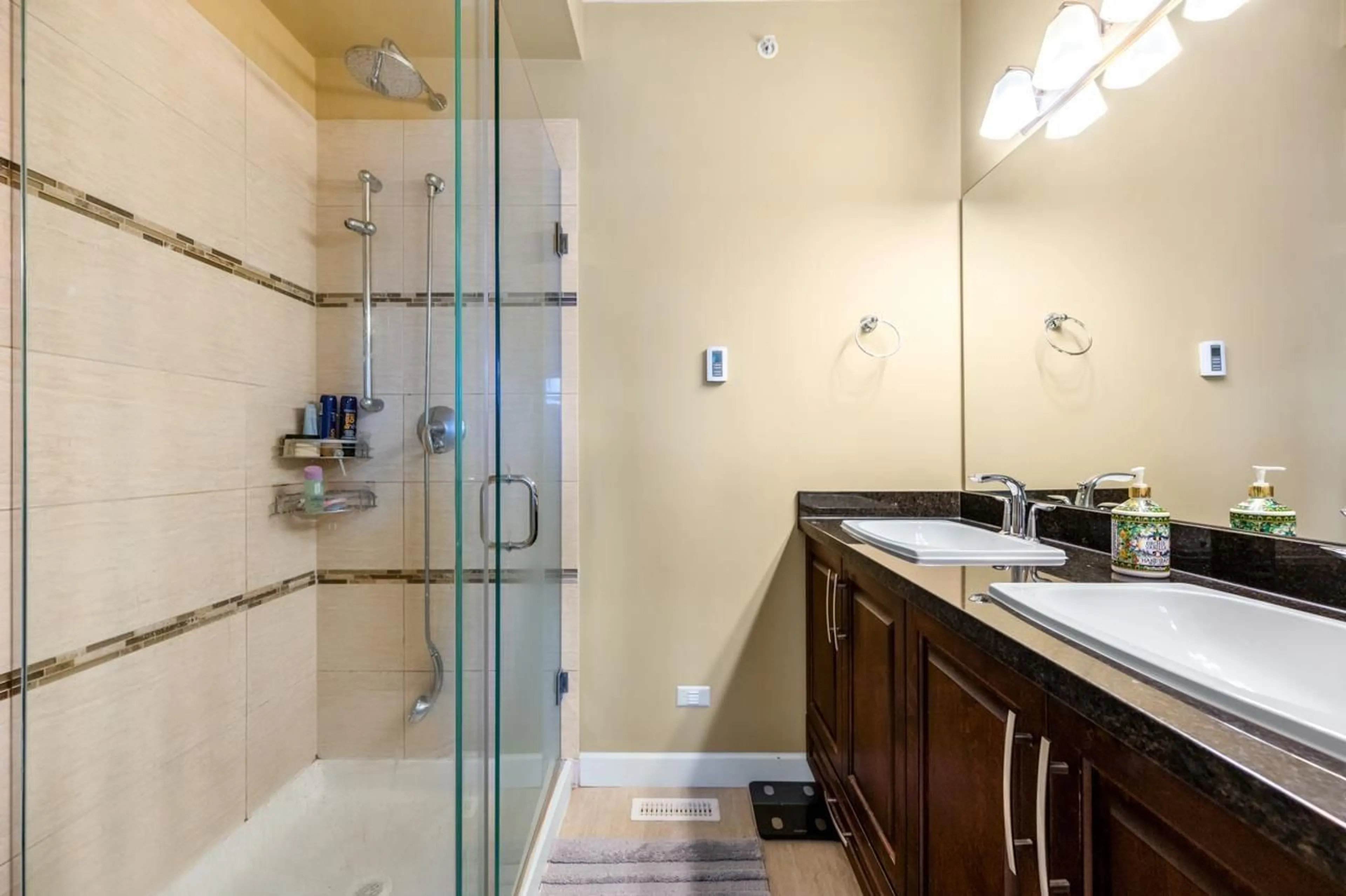 Standard bathroom, ceramic/tile floor for 43 - 8068 207 STREET, Langley British Columbia V2Y0M9