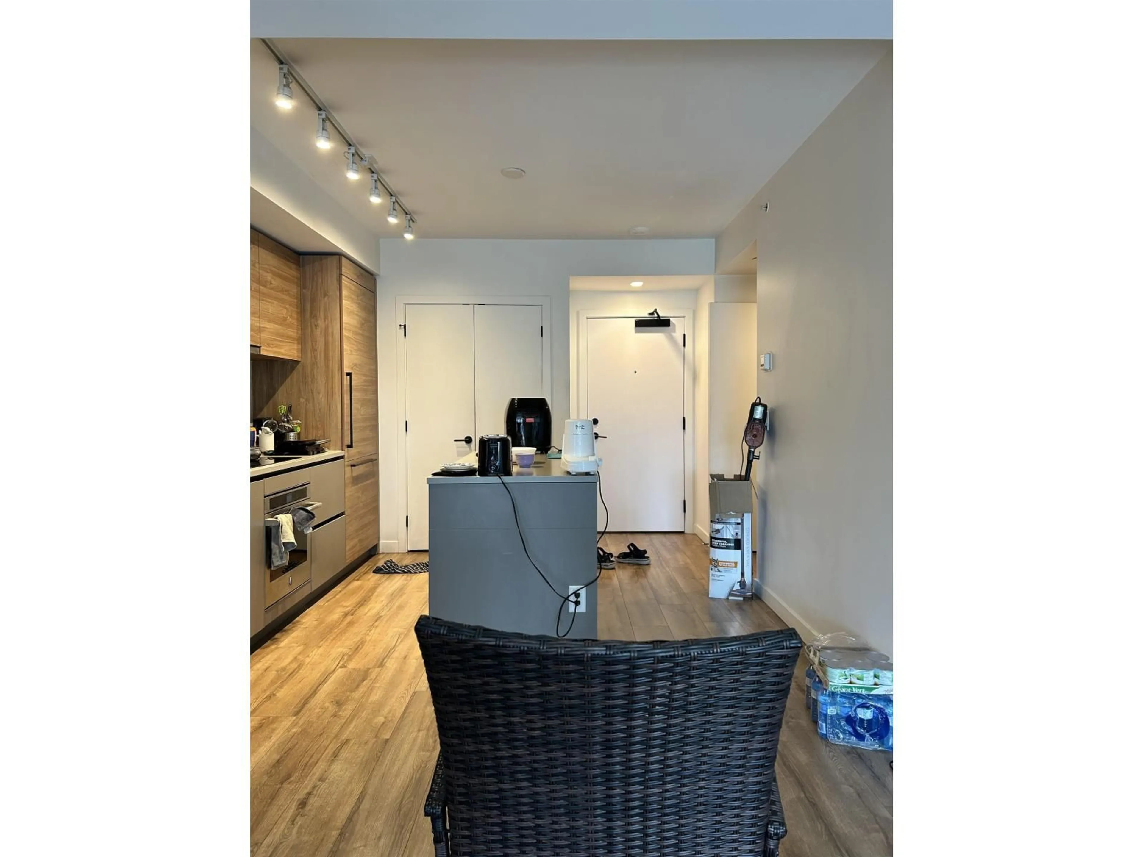 A pic of a room for 809 - 10448 UNIVERSITY DRIVE, Surrey British Columbia V3T0S7
