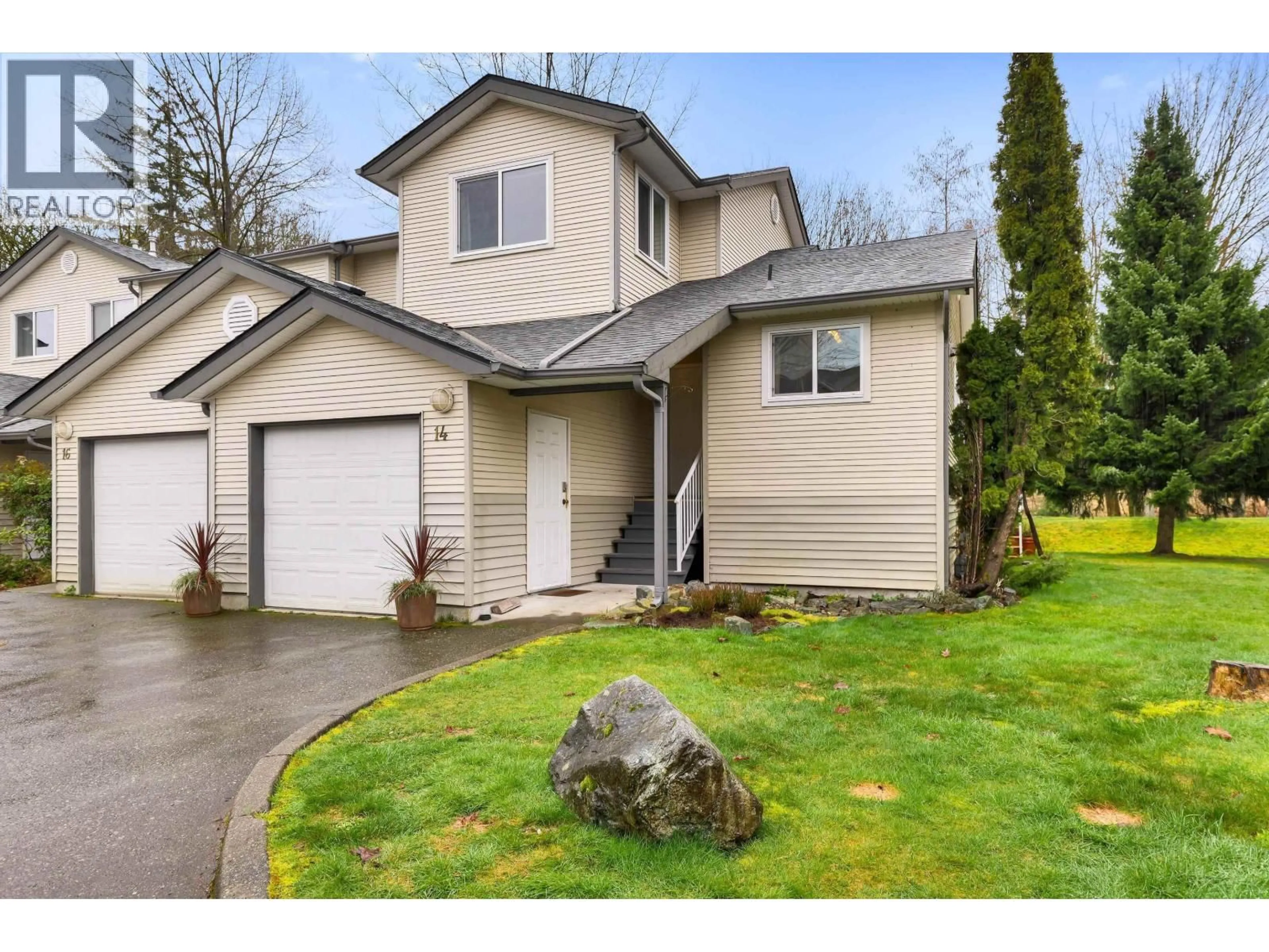 Home with vinyl exterior material, street for 14 - 39920 GOVERNMENT ROAD, Squamish British Columbia V8B0G5