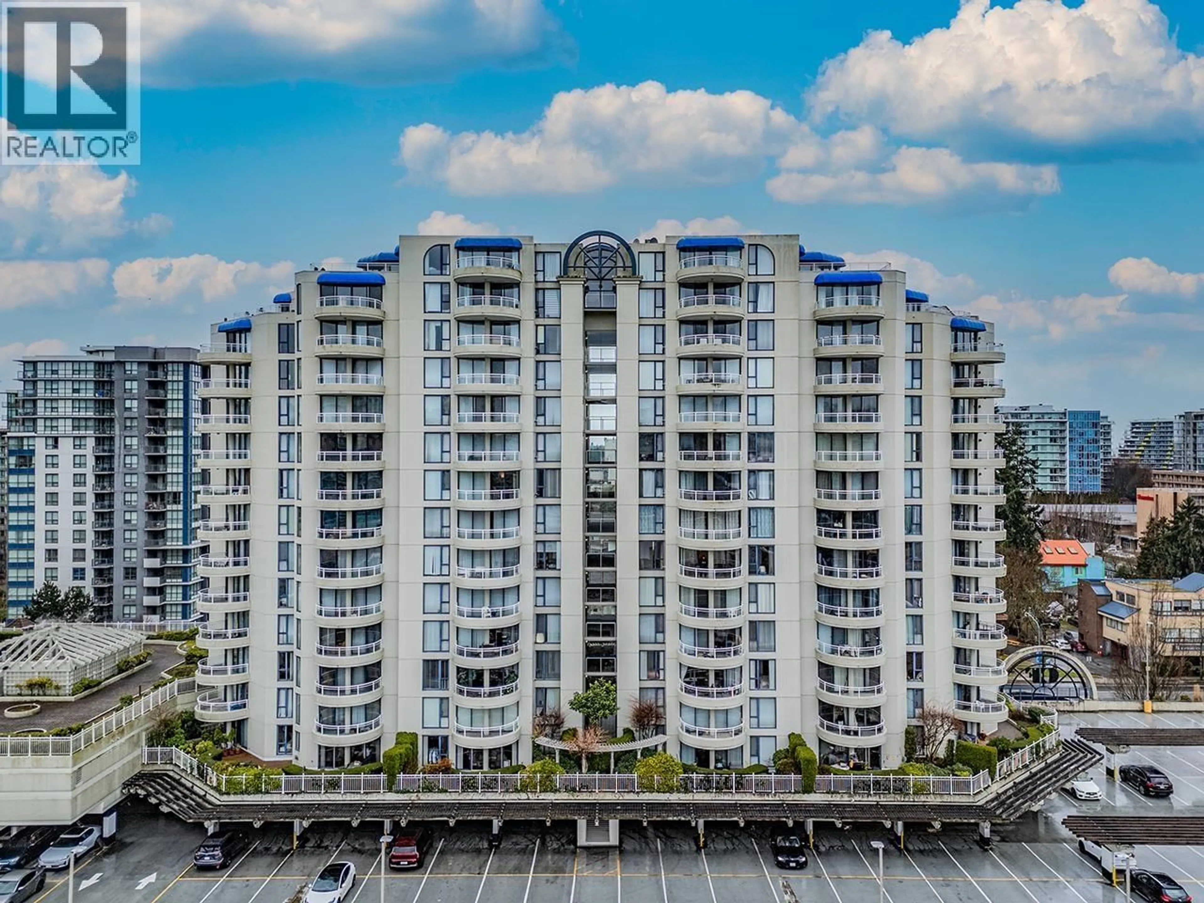 A pic from outside/outdoor area/front of a property/back of a property/a pic from drone, city buildings view from balcony for 804 - 6080 MINORU BOULEVARD, Richmond British Columbia V6Y4A7