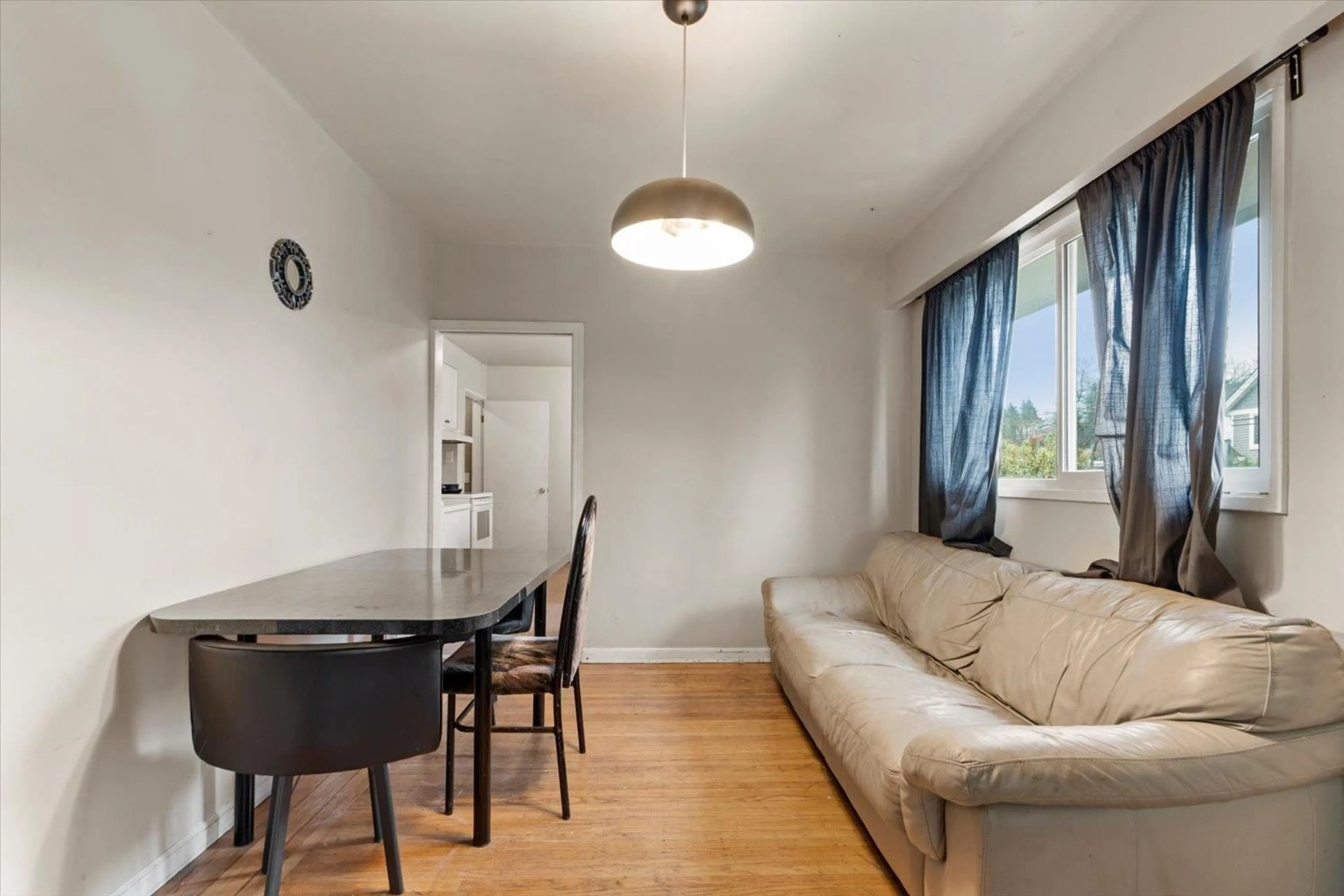 A pic of a room for 33919 VICTORY BOULEVARD, Abbotsford British Columbia V2S1S8