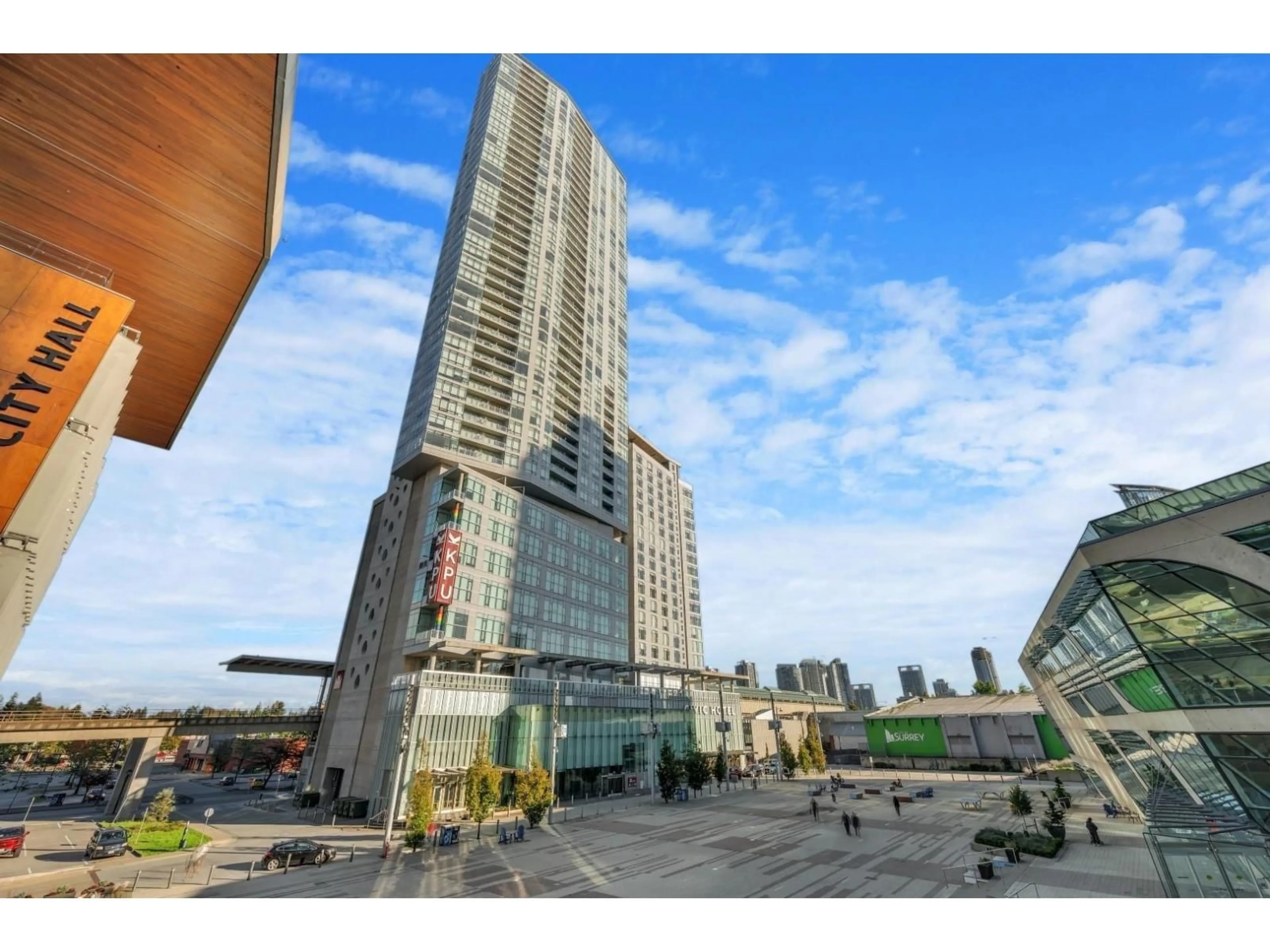 Indoor foyer for 3903 - 13495 CENTRAL AVENUE, Surrey British Columbia V3T0K2