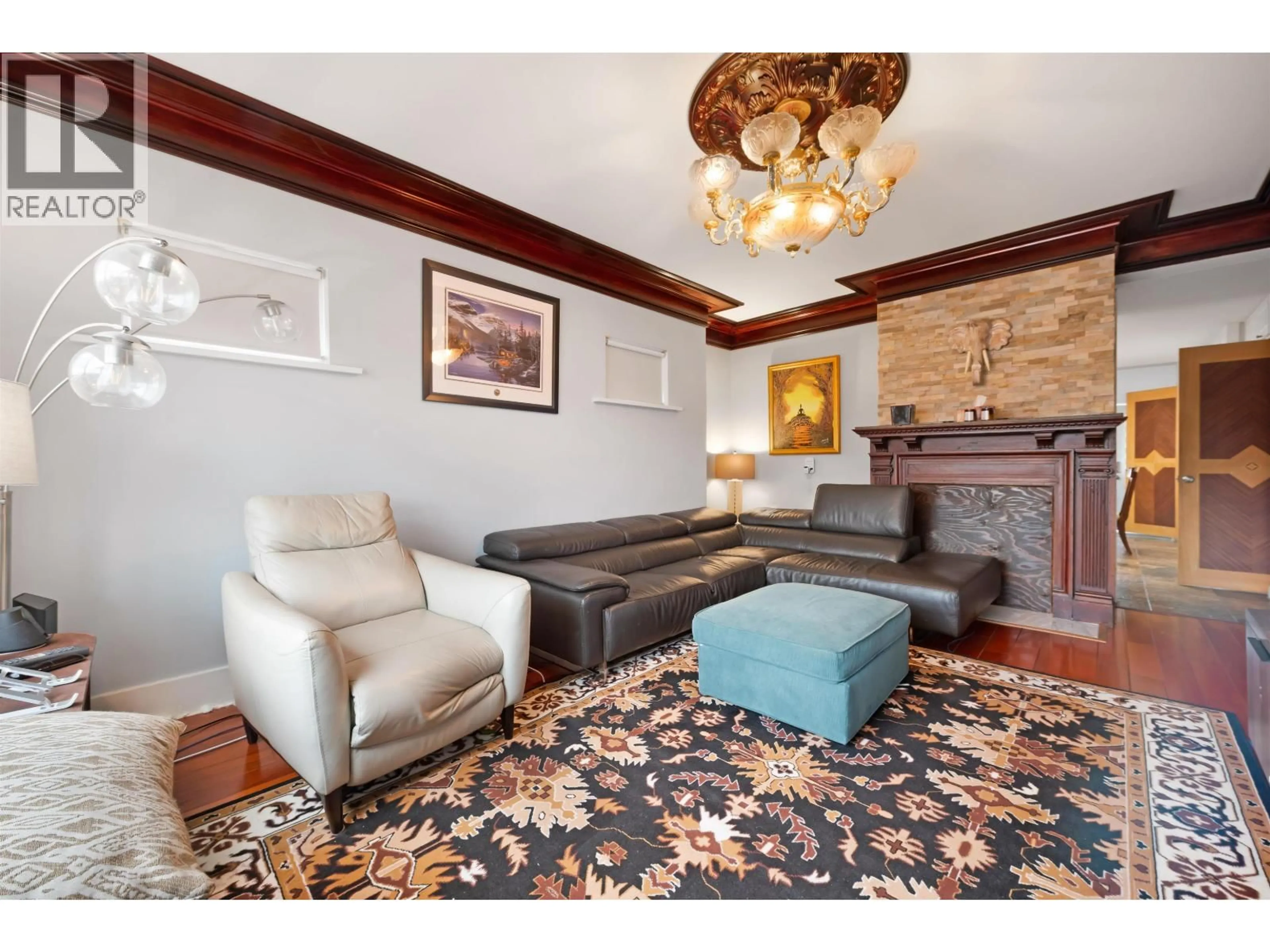 Living room with furniture, unknown for 2675 DUNDAS STREET, Vancouver British Columbia V5K1R1
