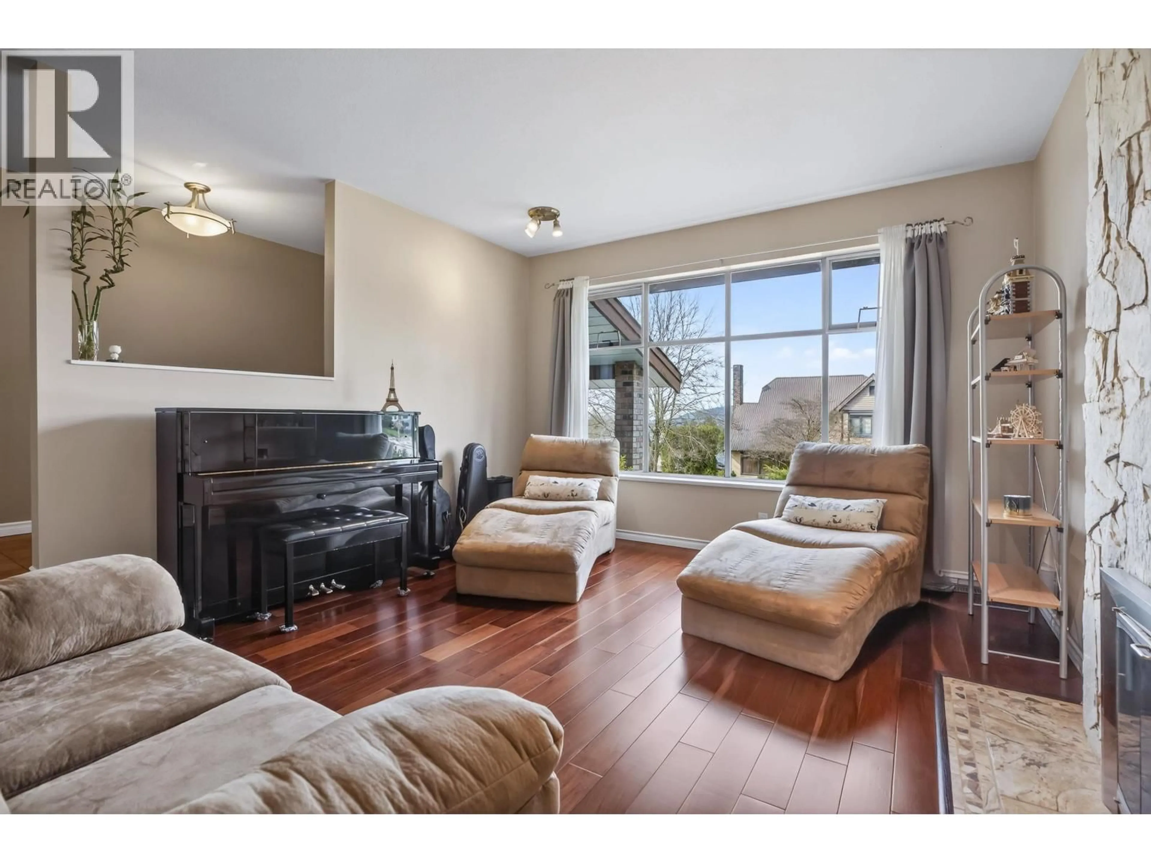Living room with furniture, wood/laminate floor for 2577 TRILLIUM PLACE, Coquitlam British Columbia V3E2H4