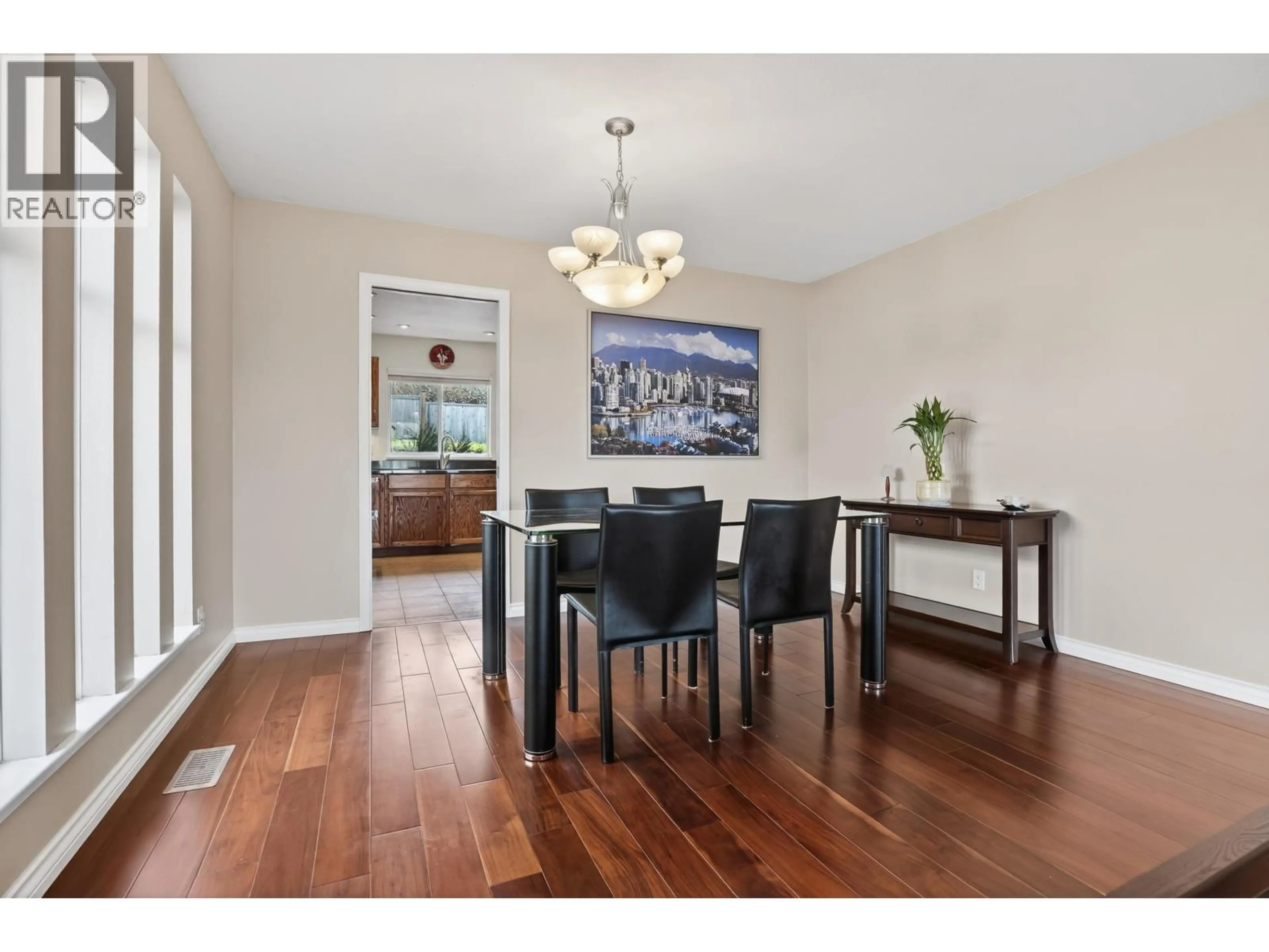 Dining room, wood/laminate floor for 2577 TRILLIUM PLACE, Coquitlam British Columbia V3E2H4